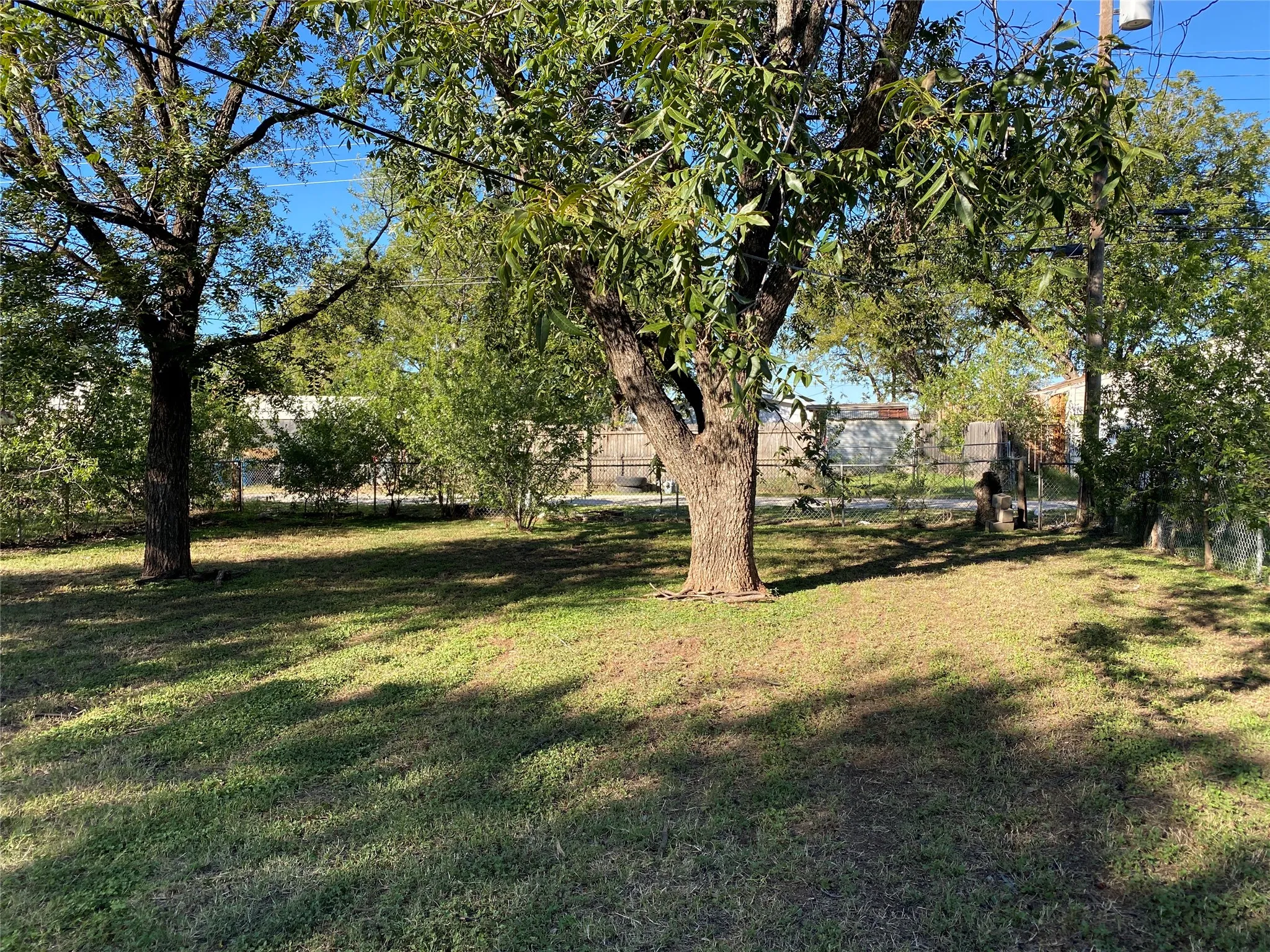 Single Family Residence For Rent in Taylor County , 2726 Beech Street, Abilene, Texas 79601, 2 Bedroom, 1 Bathroom, Garage spaces, 782 Sqft, built in 1957, mls#21392964, Real Estate Agent in Abilene, Homes For Rent in Taylor county, Homes For Rent in Abilene, Realtor in Abilene Texas, Real Estate Brokerage Independent Realty Texas, Luminita Cordes Realtor