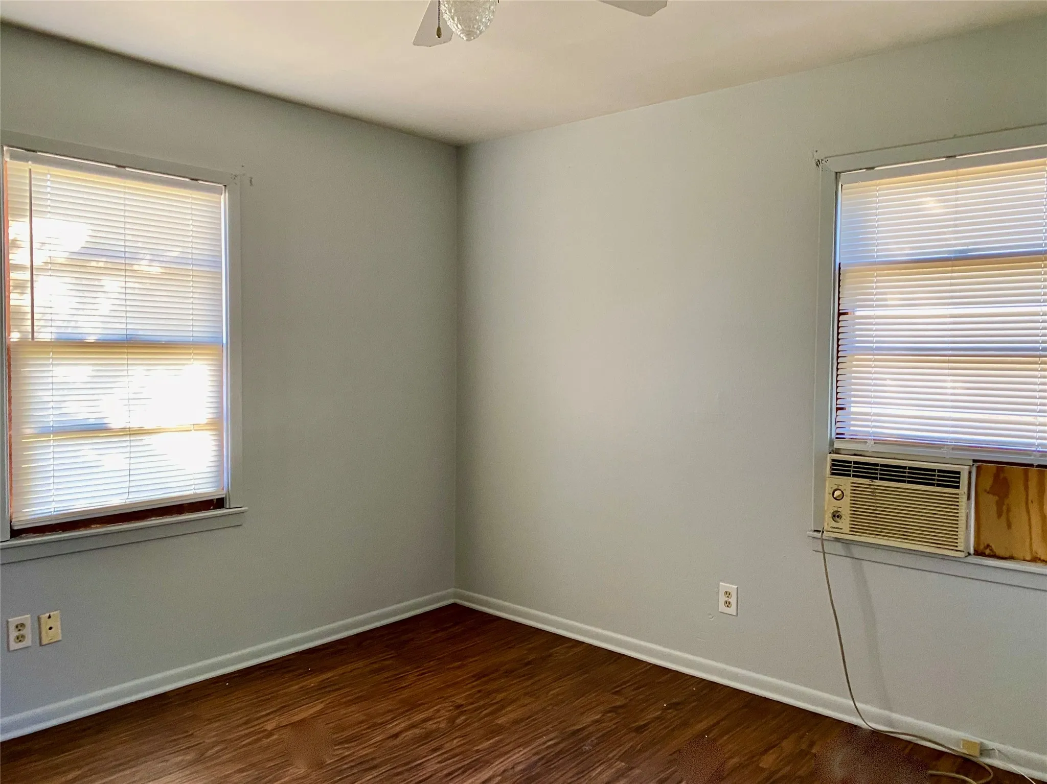 Single Family Residence For Rent in Taylor County , 2726 Beech Street, Abilene, Texas 79601, 2 Bedroom, 1 Bathroom, Garage spaces, 782 Sqft, built in 1957, mls#21392964, Real Estate Agent in Abilene, Homes For Rent in Taylor county, Homes For Rent in Abilene, Realtor in Abilene Texas, Real Estate Brokerage Independent Realty Texas, Luminita Cordes Realtor