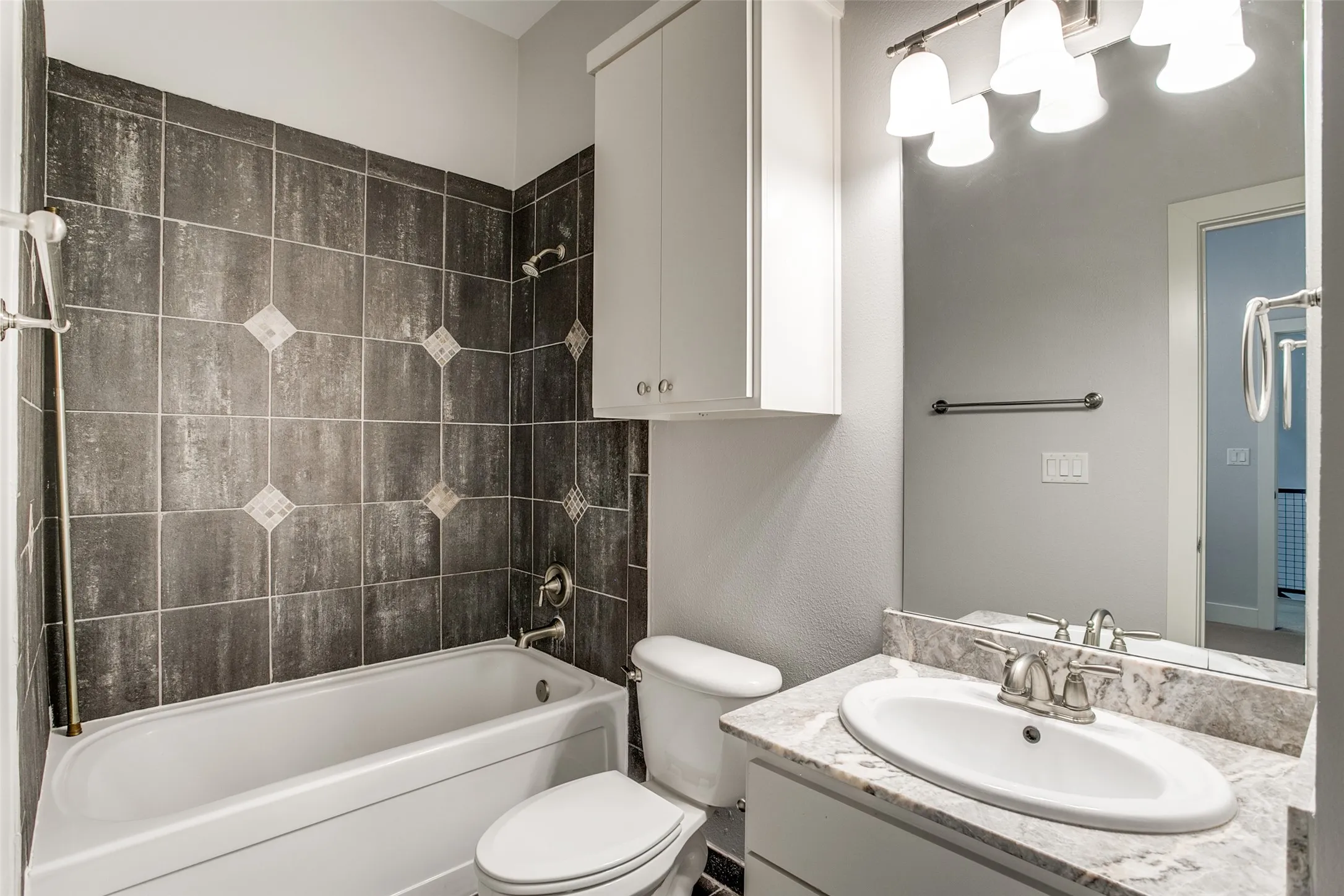 Condominium For Rent in Dallas County , 3824 Brown Street B, Dallas, Texas 75219, 2 Bedroom, 3 Bathroom, 2 Garage spaces, 1,704 Sqft, built in 2007, mls#21393009, Real Estate Agent in Dallas, Homes For Rent in Dallas county, Homes For Rent in Dallas, Realtor in Dallas Texas, Real Estate Brokerage Independent Realty Texas, Luminita Cordes Realtor