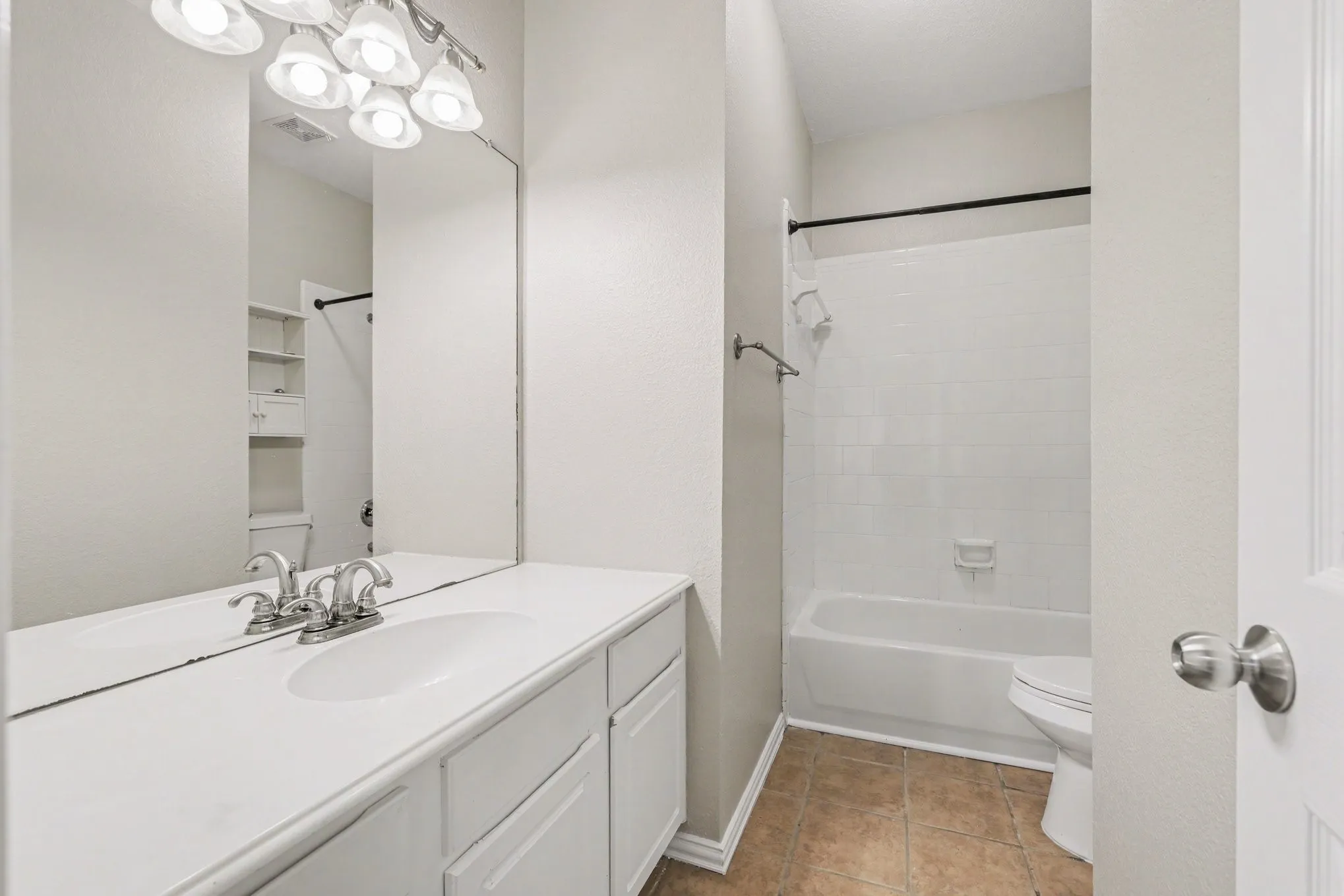 Single Family Residence For Sale in Denton County , 3705 Palmetto Court, Denton, Texas 76210, 3 Bedroom, 2 Bathroom, 2 Garage spaces, 1,823 Sqft, built in 2000, mls#21391750, Real Estate Agent in Denton, Homes For Sale in Denton county, Homes For Sale in Denton, Realtor in Denton Texas, Real Estate Brokerage Independent Realty Texas, Luminita Cordes Realtor