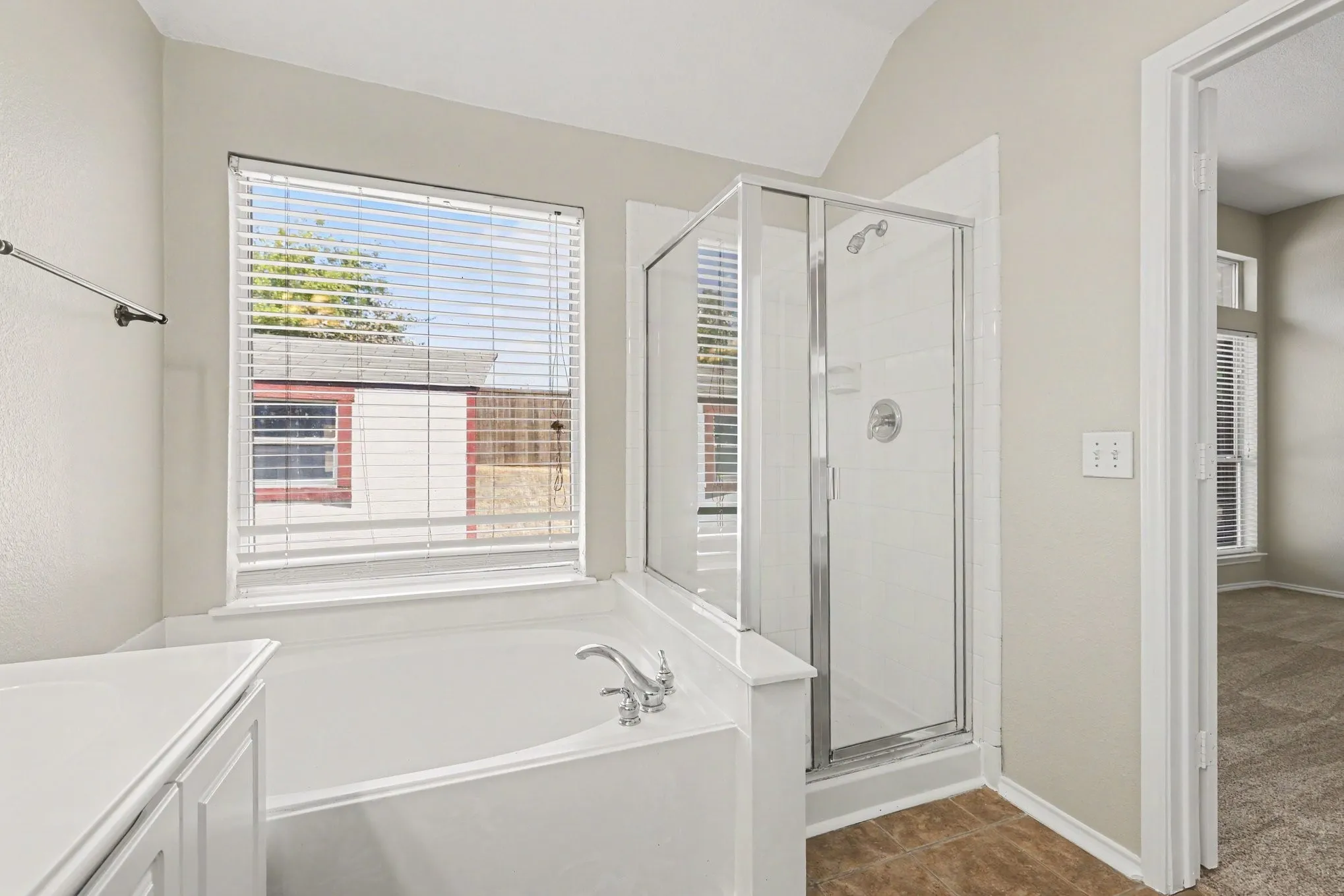 Single Family Residence For Sale in Denton County , 3705 Palmetto Court, Denton, Texas 76210, 3 Bedroom, 2 Bathroom, 2 Garage spaces, 1,823 Sqft, built in 2000, mls#21391750, Real Estate Agent in Denton, Homes For Sale in Denton county, Homes For Sale in Denton, Realtor in Denton Texas, Real Estate Brokerage Independent Realty Texas, Luminita Cordes Realtor
