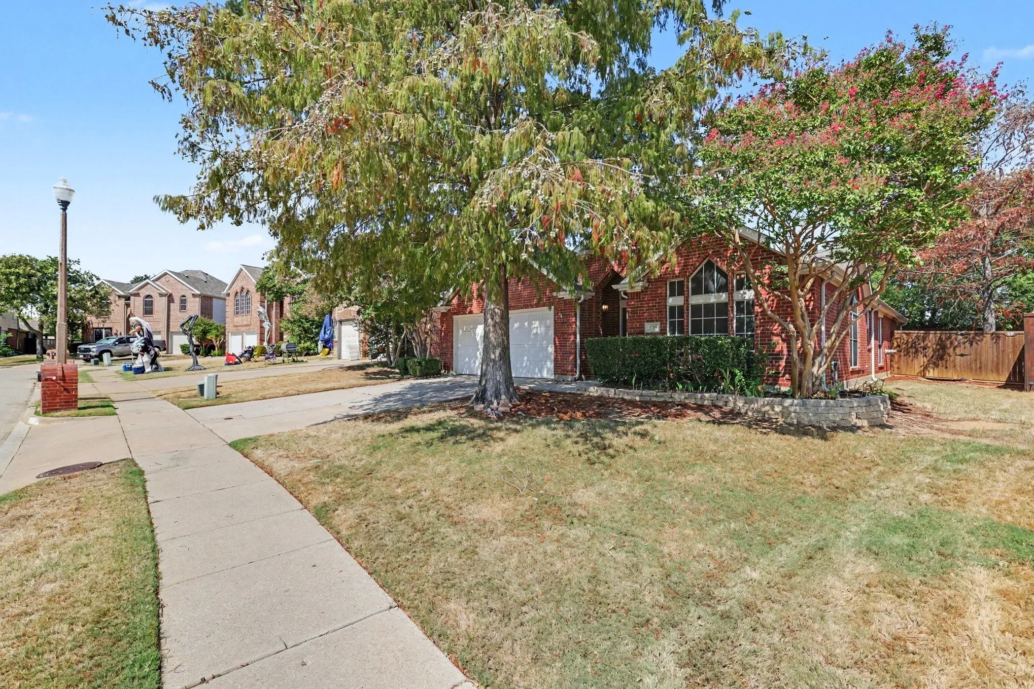 Single Family Residence For Sale in Denton County , 3705 Palmetto Court, Denton, Texas 76210, 3 Bedroom, 2 Bathroom, 2 Garage spaces, 1,823 Sqft, built in 2000, mls#21391750, Real Estate Agent in Denton, Homes For Sale in Denton county, Homes For Sale in Denton, Realtor in Denton Texas, Real Estate Brokerage Independent Realty Texas, Luminita Cordes Realtor