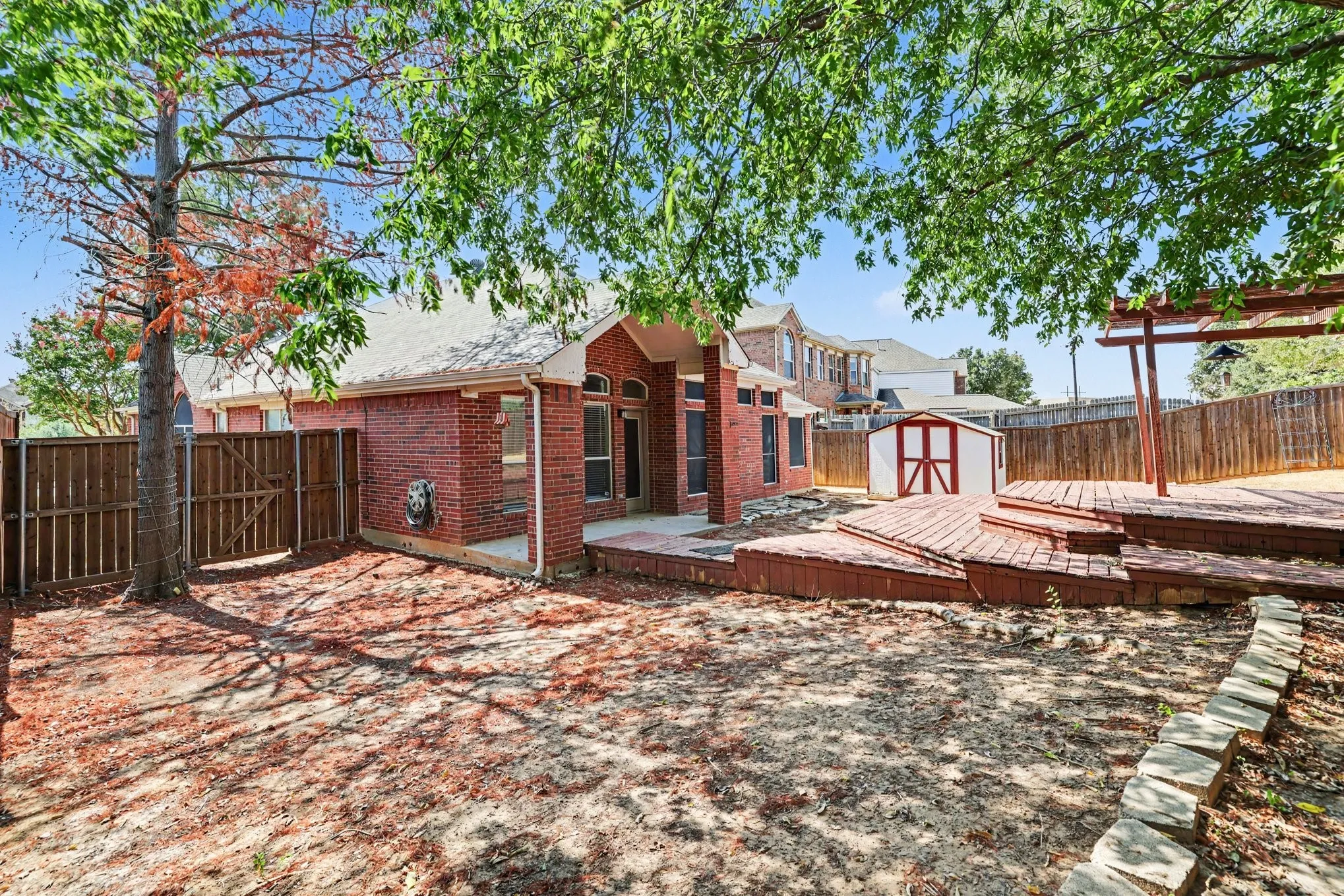 Single Family Residence For Sale in Denton County , 3705 Palmetto Court, Denton, Texas 76210, 3 Bedroom, 2 Bathroom, 2 Garage spaces, 1,823 Sqft, built in 2000, mls#21391750, Real Estate Agent in Denton, Homes For Sale in Denton county, Homes For Sale in Denton, Realtor in Denton Texas, Real Estate Brokerage Independent Realty Texas, Luminita Cordes Realtor