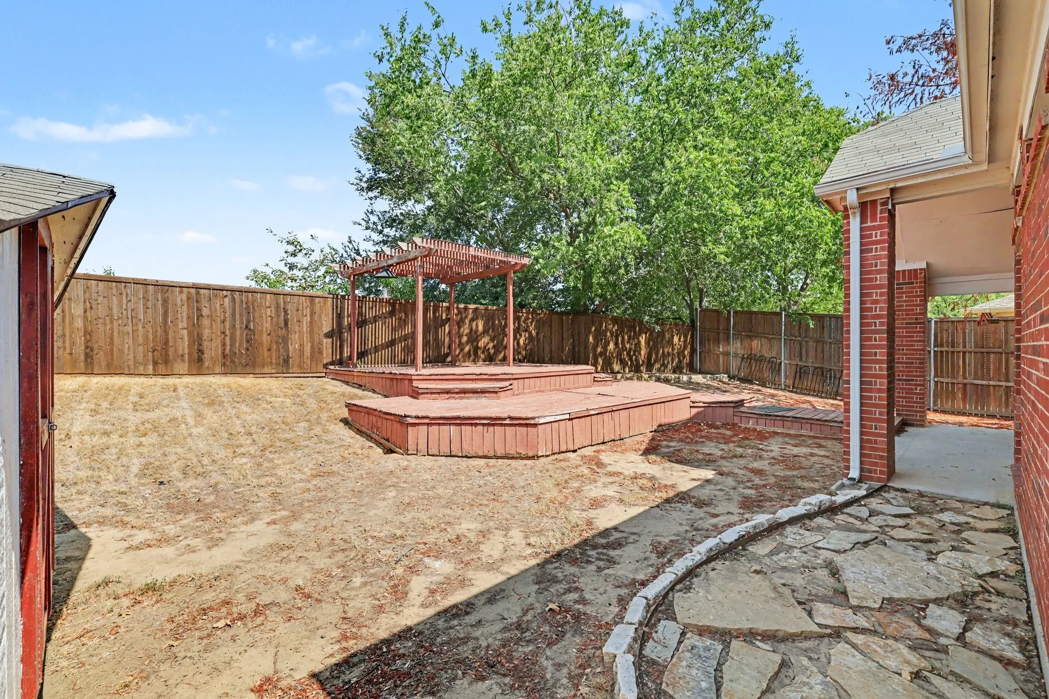 Single Family Residence For Sale in Denton County , 3705 Palmetto Court, Denton, Texas 76210, 3 Bedroom, 2 Bathroom, 2 Garage spaces, 1,823 Sqft, built in 2000, mls#21391750, Real Estate Agent in Denton, Homes For Sale in Denton county, Homes For Sale in Denton, Realtor in Denton Texas, Real Estate Brokerage Independent Realty Texas, Luminita Cordes Realtor