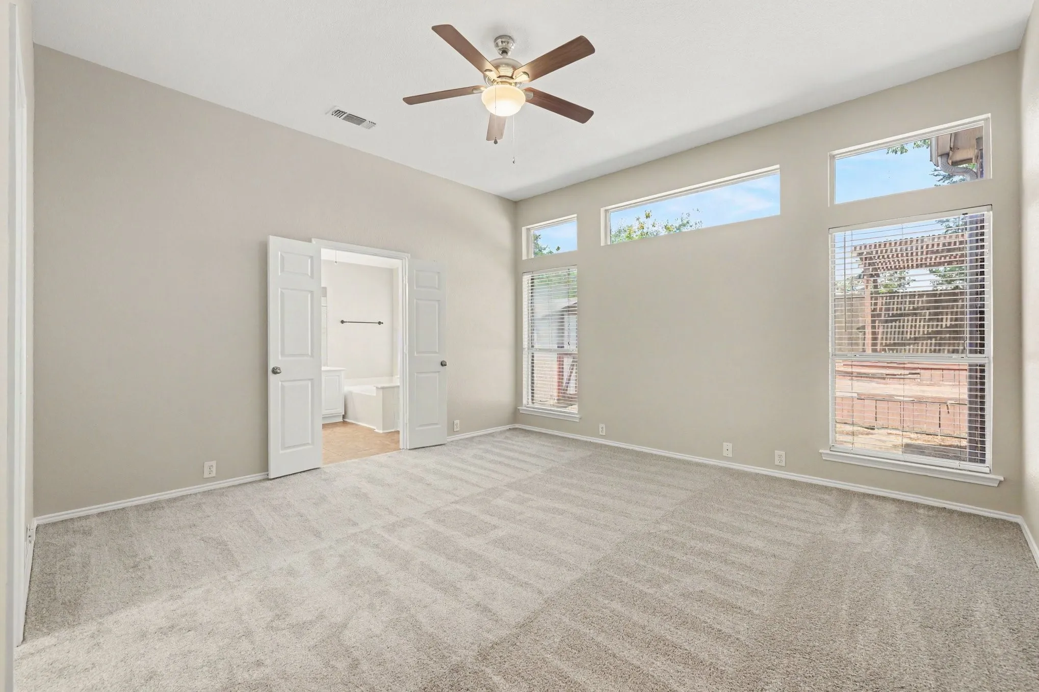 Single Family Residence For Sale in Denton County , 3705 Palmetto Court, Denton, Texas 76210, 3 Bedroom, 2 Bathroom, 2 Garage spaces, 1,823 Sqft, built in 2000, mls#21391750, Real Estate Agent in Denton, Homes For Sale in Denton county, Homes For Sale in Denton, Realtor in Denton Texas, Real Estate Brokerage Independent Realty Texas, Luminita Cordes Realtor