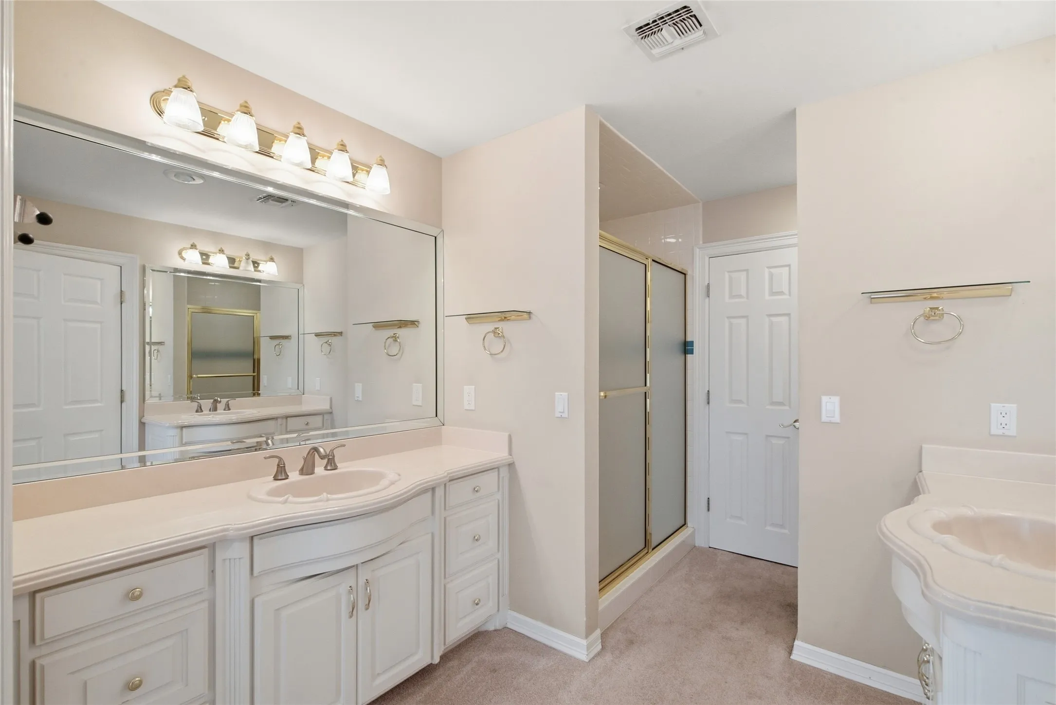 Single Family Residence For Sale in Young County , 2116 Cherokee Loop, Graham, Texas 76450, 4 Bedroom, 3 Bathroom, 2 Garage spaces, 2,931 Sqft, built in 1998, mls#21392358, Real Estate Agent in Graham, Homes For Sale in Young county, Homes For Sale in Graham, Realtor in Graham Texas, Real Estate Brokerage Independent Realty Texas, Luminita Cordes Realtor