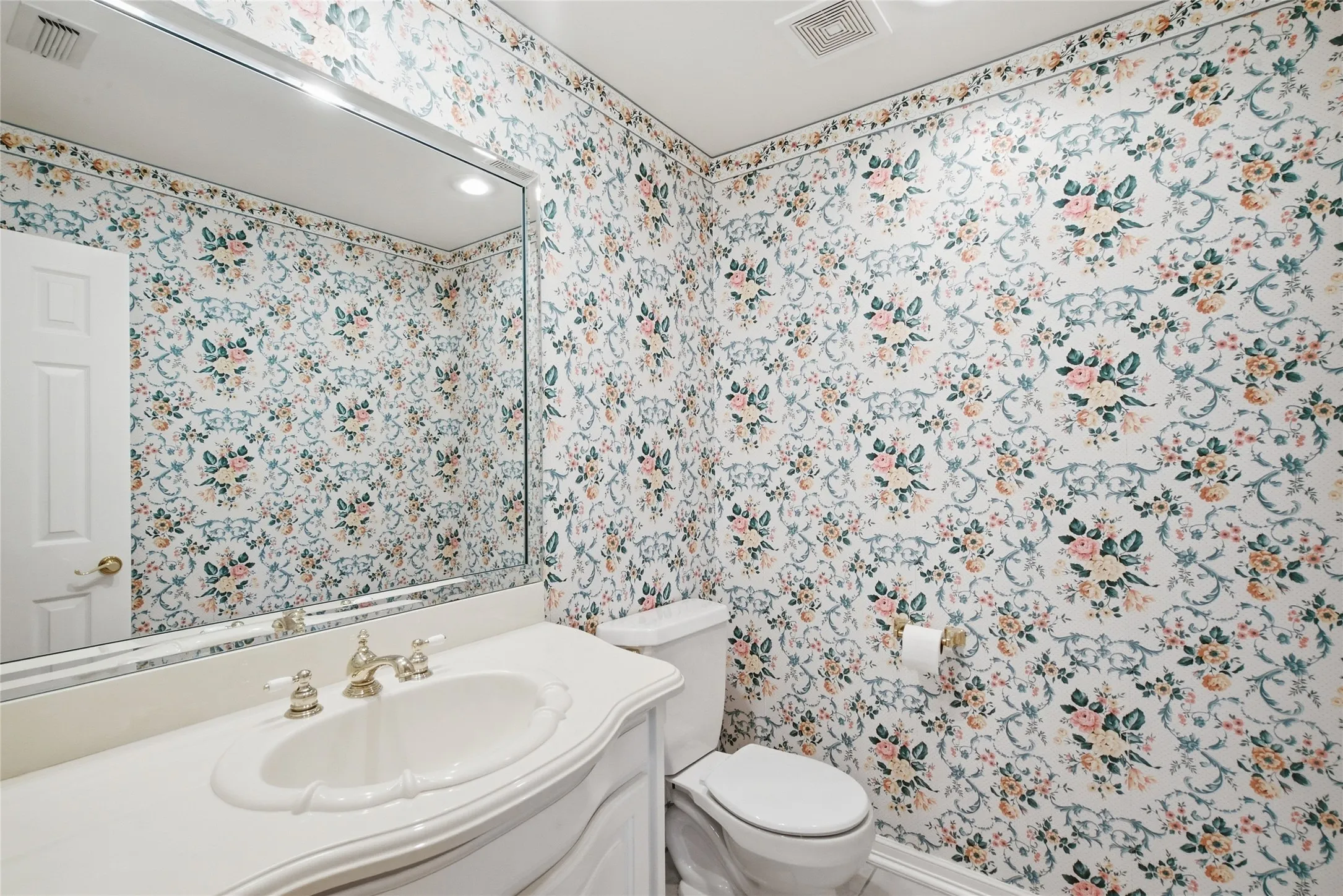 Single Family Residence For Sale in Young County , 2116 Cherokee Loop, Graham, Texas 76450, 4 Bedroom, 3 Bathroom, 2 Garage spaces, 2,931 Sqft, built in 1998, mls#21392358, Real Estate Agent in Graham, Homes For Sale in Young county, Homes For Sale in Graham, Realtor in Graham Texas, Real Estate Brokerage Independent Realty Texas, Luminita Cordes Realtor