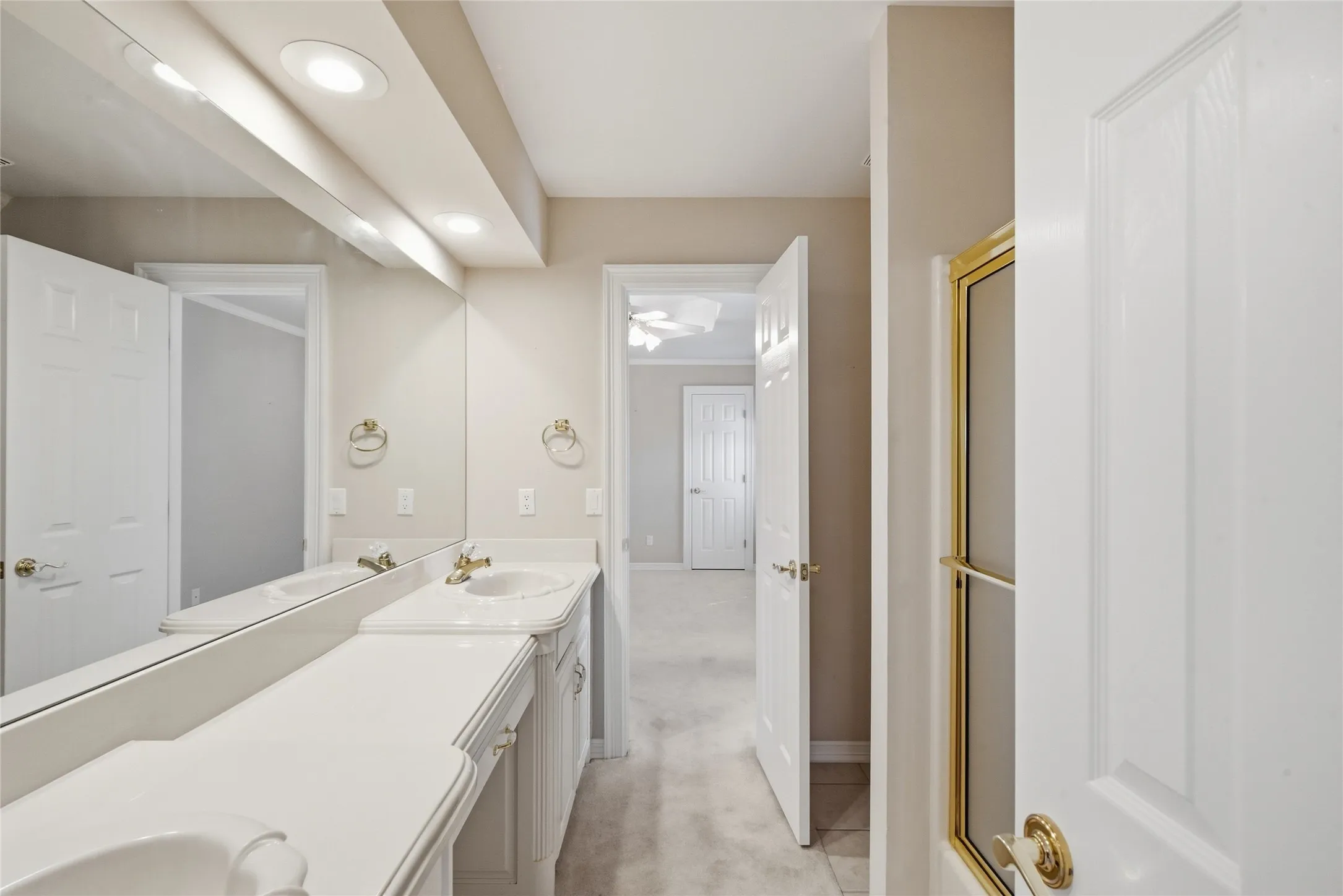 Single Family Residence For Sale in Young County , 2116 Cherokee Loop, Graham, Texas 76450, 4 Bedroom, 3 Bathroom, 2 Garage spaces, 2,931 Sqft, built in 1998, mls#21392358, Real Estate Agent in Graham, Homes For Sale in Young county, Homes For Sale in Graham, Realtor in Graham Texas, Real Estate Brokerage Independent Realty Texas, Luminita Cordes Realtor
