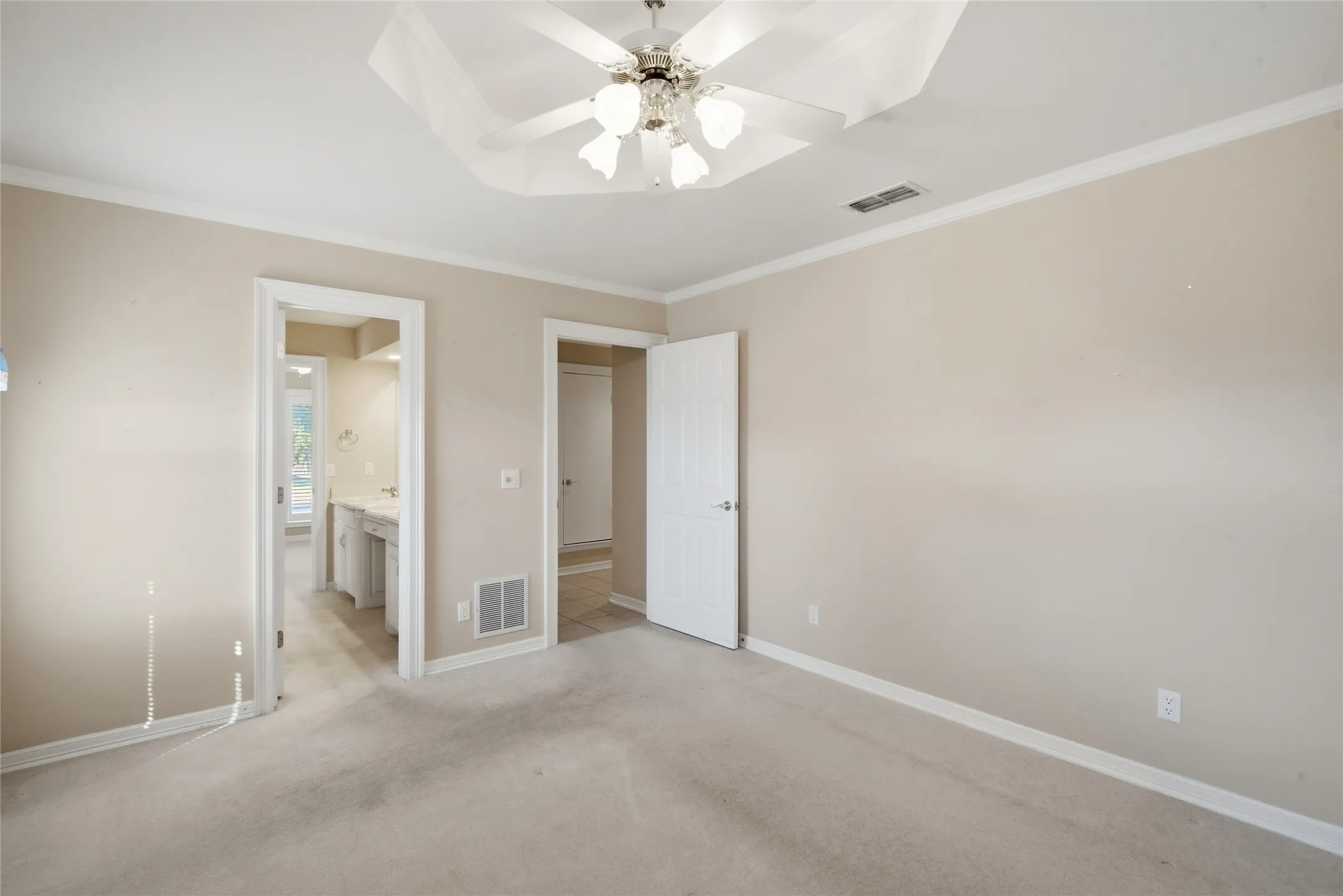 Single Family Residence For Sale in Young County , 2116 Cherokee Loop, Graham, Texas 76450, 4 Bedroom, 3 Bathroom, 2 Garage spaces, 2,931 Sqft, built in 1998, mls#21392358, Real Estate Agent in Graham, Homes For Sale in Young county, Homes For Sale in Graham, Realtor in Graham Texas, Real Estate Brokerage Independent Realty Texas, Luminita Cordes Realtor