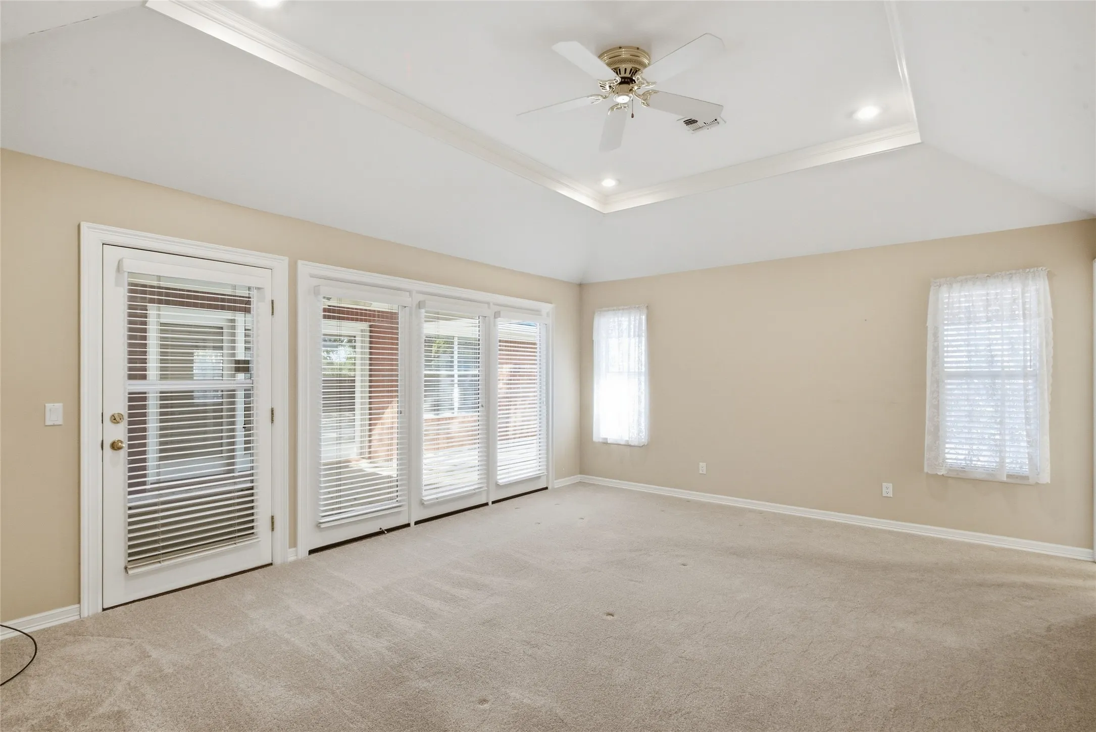 Single Family Residence For Sale in Young County , 2116 Cherokee Loop, Graham, Texas 76450, 4 Bedroom, 3 Bathroom, 2 Garage spaces, 2,931 Sqft, built in 1998, mls#21392358, Real Estate Agent in Graham, Homes For Sale in Young county, Homes For Sale in Graham, Realtor in Graham Texas, Real Estate Brokerage Independent Realty Texas, Luminita Cordes Realtor