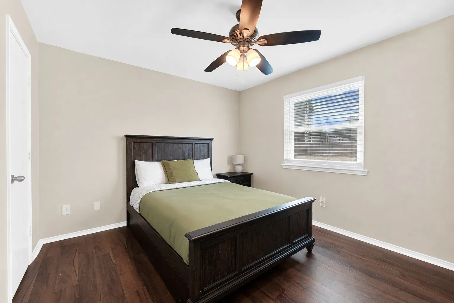 Single Family Residence For Sale in Denton County , 1208 Feather Crest Drive, Krum, Texas 76249, 4 Bedroom, 2 Bathroom, 2 Garage spaces, 1,771 Sqft, built in 2006, mls#21390246, Real Estate Agent in Krum, Homes For Sale in Denton county, Homes For Sale in Krum, Realtor in Krum Texas, Real Estate Brokerage Independent Realty Texas, Luminita Cordes Realtor