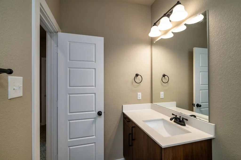 Apartment For Rent in Ellis County , 609 Harvest Moon Drive, Venus, Texas 76084, 3 Bedroom, 2 Bathroom, 1 Garage spaces, 1,347 Sqft, built in 2022, mls#21393037, Real Estate Agent in Venus, Homes For Rent in Ellis county, Homes For Rent in Venus, Realtor in Venus Texas, Real Estate Brokerage Independent Realty Texas, Luminita Cordes Realtor