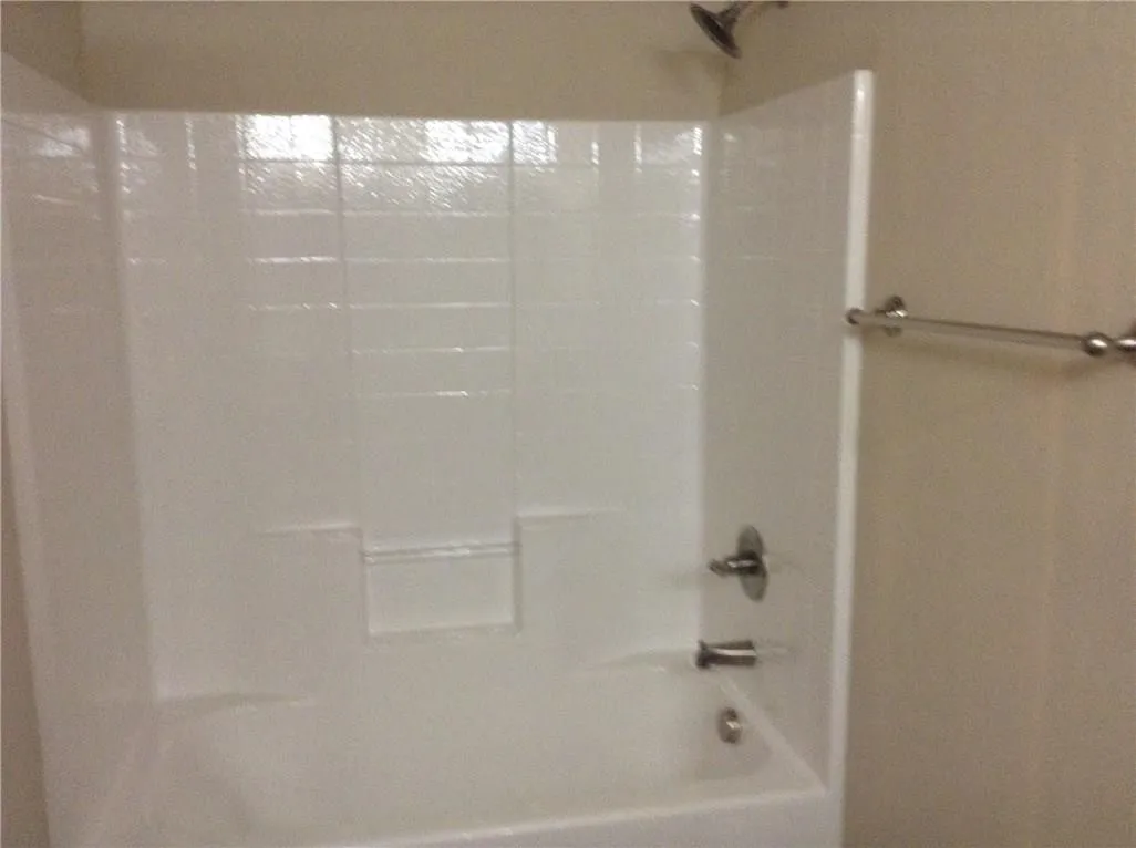 Single Family Residence For Rent in Tarrant County , 12100 Vista Oak Boulevard, Burleson, Texas 76028, 3 Bedroom, 2 Bathroom, 2 Garage spaces, 1,515 Sqft, built in 2015, mls#21393039, Real Estate Agent in Burleson, Homes For Rent in Tarrant county, Homes For Rent in Burleson, Realtor in Burleson Texas, Real Estate Brokerage Independent Realty Texas, Luminita Cordes Realtor