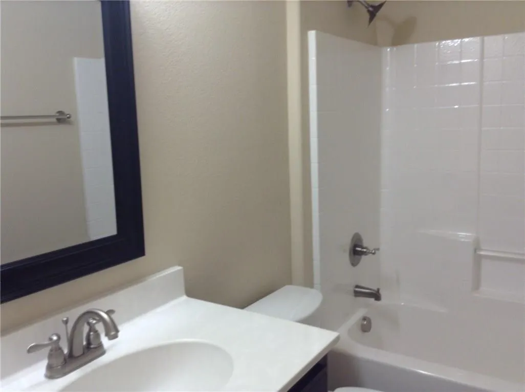 Single Family Residence For Rent in Tarrant County , 12100 Vista Oak Boulevard, Burleson, Texas 76028, 3 Bedroom, 2 Bathroom, 2 Garage spaces, 1,515 Sqft, built in 2015, mls#21393039, Real Estate Agent in Burleson, Homes For Rent in Tarrant county, Homes For Rent in Burleson, Realtor in Burleson Texas, Real Estate Brokerage Independent Realty Texas, Luminita Cordes Realtor