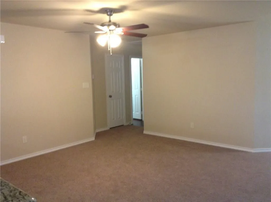 Single Family Residence For Rent in Tarrant County , 12100 Vista Oak Boulevard, Burleson, Texas 76028, 3 Bedroom, 2 Bathroom, 2 Garage spaces, 1,515 Sqft, built in 2015, mls#21393039, Real Estate Agent in Burleson, Homes For Rent in Tarrant county, Homes For Rent in Burleson, Realtor in Burleson Texas, Real Estate Brokerage Independent Realty Texas, Luminita Cordes Realtor