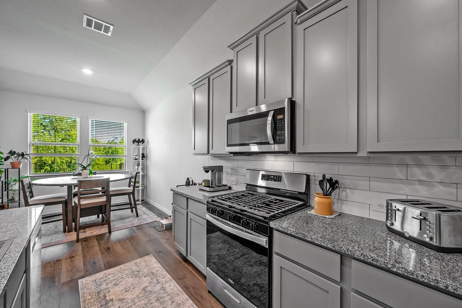 Single Family Residence For Rent in Denton County , 10505 Amarillo Lane, Aubrey, Texas 76227, 3 Bedroom, 2 Bathroom, 2 Garage spaces, 1,641 Sqft, built in 2023, mls#21392888, Real Estate Agent in Aubrey, Homes For Rent in Denton county, Homes For Rent in Aubrey, Realtor in Aubrey Texas, Real Estate Brokerage Independent Realty Texas, Luminita Cordes Realtor