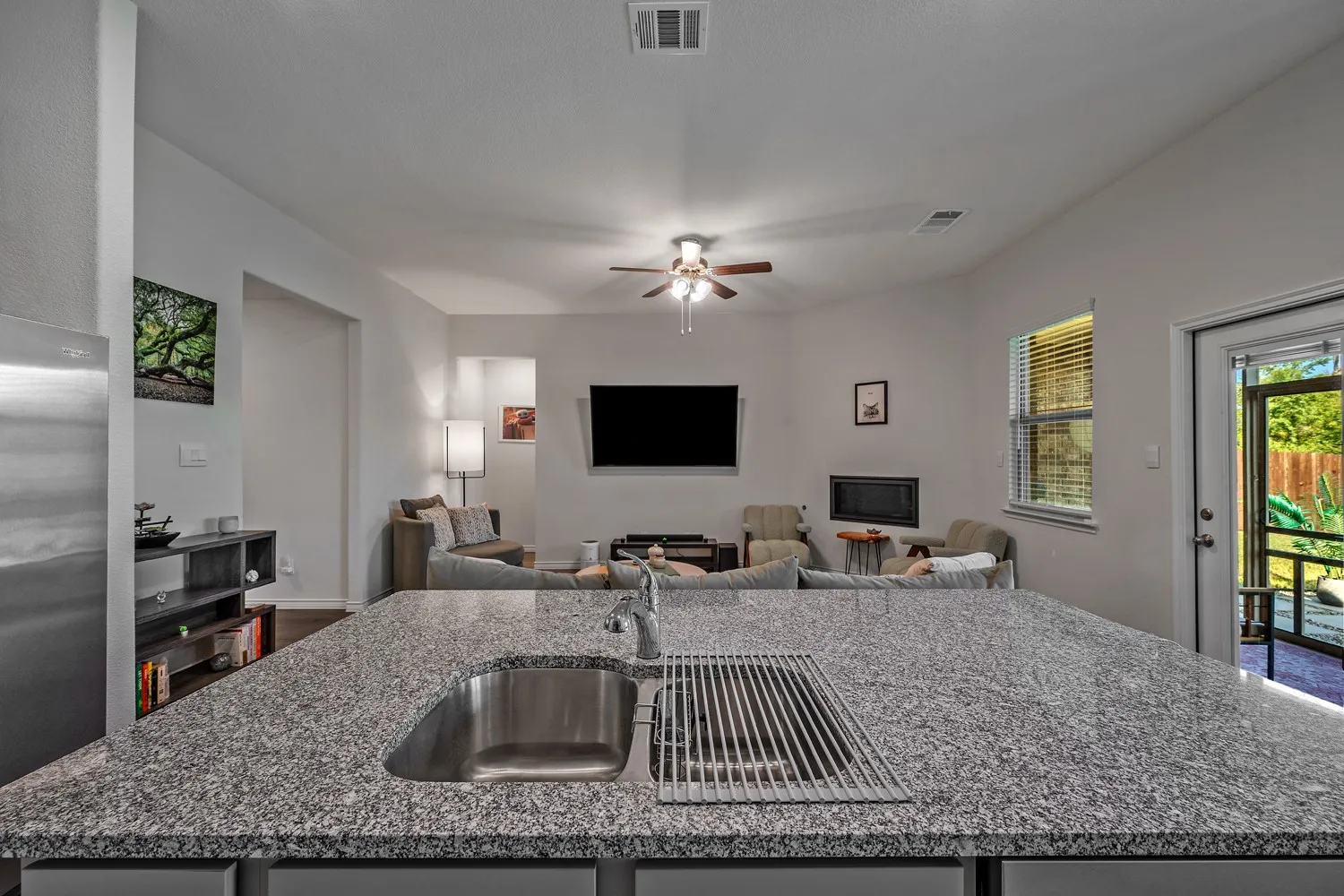 Single Family Residence For Rent in Denton County , 10505 Amarillo Lane, Aubrey, Texas 76227, 3 Bedroom, 2 Bathroom, 2 Garage spaces, 1,641 Sqft, built in 2023, mls#21392888, Real Estate Agent in Aubrey, Homes For Rent in Denton county, Homes For Rent in Aubrey, Realtor in Aubrey Texas, Real Estate Brokerage Independent Realty Texas, Luminita Cordes Realtor