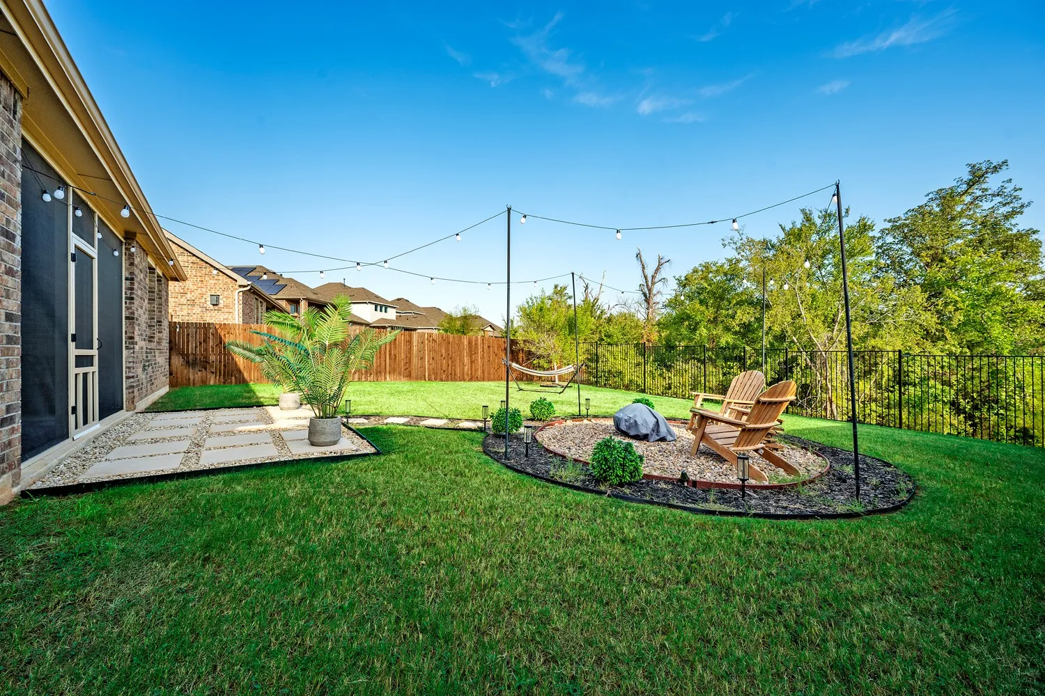 Single Family Residence For Rent in Denton County , 10505 Amarillo Lane, Aubrey, Texas 76227, 3 Bedroom, 2 Bathroom, 2 Garage spaces, 1,641 Sqft, built in 2023, mls#21392888, Real Estate Agent in Aubrey, Homes For Rent in Denton county, Homes For Rent in Aubrey, Realtor in Aubrey Texas, Real Estate Brokerage Independent Realty Texas, Luminita Cordes Realtor