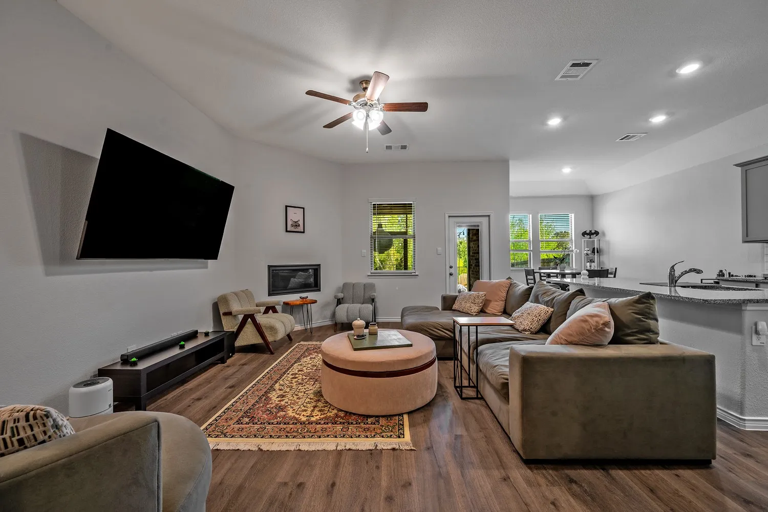 Single Family Residence For Rent in Denton County , 10505 Amarillo Lane, Aubrey, Texas 76227, 3 Bedroom, 2 Bathroom, 2 Garage spaces, 1,641 Sqft, built in 2023, mls#21392888, Real Estate Agent in Aubrey, Homes For Rent in Denton county, Homes For Rent in Aubrey, Realtor in Aubrey Texas, Real Estate Brokerage Independent Realty Texas, Luminita Cordes Realtor