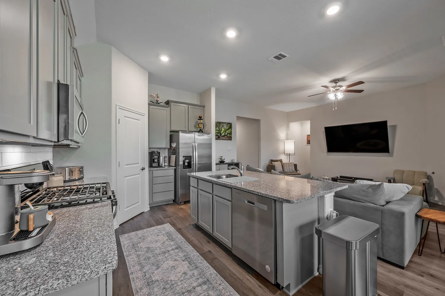Single Family Residence For Rent in Denton County , 10505 Amarillo Lane, Aubrey, Texas 76227, 3 Bedroom, 2 Bathroom, 2 Garage spaces, 1,641 Sqft, built in 2023, mls#21392888, Real Estate Agent in Aubrey, Homes For Rent in Denton county, Homes For Rent in Aubrey, Realtor in Aubrey Texas, Real Estate Brokerage Independent Realty Texas, Luminita Cordes Realtor