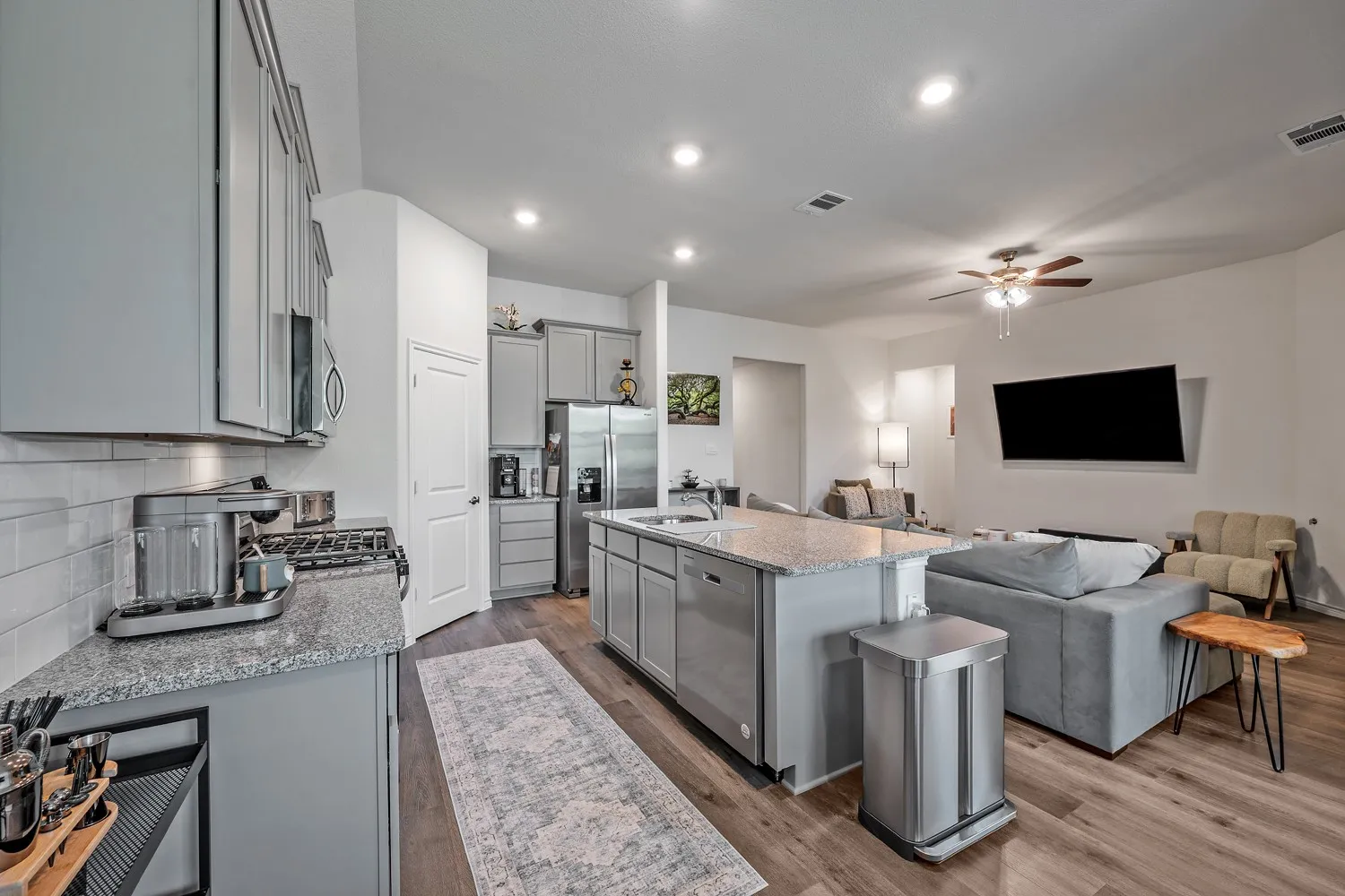 Single Family Residence For Rent in Denton County , 10505 Amarillo Lane, Aubrey, Texas 76227, 3 Bedroom, 2 Bathroom, 2 Garage spaces, 1,641 Sqft, built in 2023, mls#21392888, Real Estate Agent in Aubrey, Homes For Rent in Denton county, Homes For Rent in Aubrey, Realtor in Aubrey Texas, Real Estate Brokerage Independent Realty Texas, Luminita Cordes Realtor