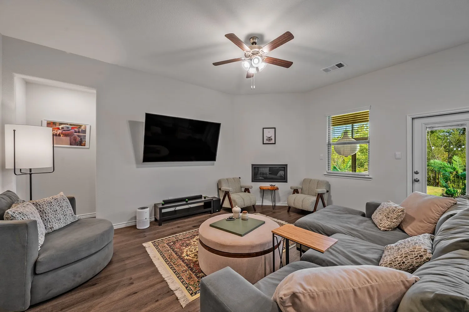 Single Family Residence For Rent in Denton County , 10505 Amarillo Lane, Aubrey, Texas 76227, 3 Bedroom, 2 Bathroom, 2 Garage spaces, 1,641 Sqft, built in 2023, mls#21392888, Real Estate Agent in Aubrey, Homes For Rent in Denton county, Homes For Rent in Aubrey, Realtor in Aubrey Texas, Real Estate Brokerage Independent Realty Texas, Luminita Cordes Realtor