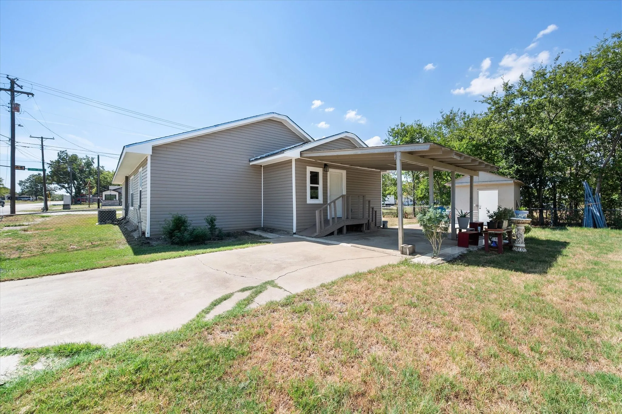 Single Family Residence For Sale in Navarro County , 918 Martin Luther King Jr Boulevard, Corsicana, Texas 75110, 3 Bedroom, 2 Bathroom, Garage spaces, 1,656 Sqft, built in 1945, mls#21392976, Real Estate Agent in Corsicana, Homes For Sale in Navarro county, Homes For Sale in Corsicana, Realtor in Corsicana Texas, Real Estate Brokerage Independent Realty Texas, Luminita Cordes Realtor