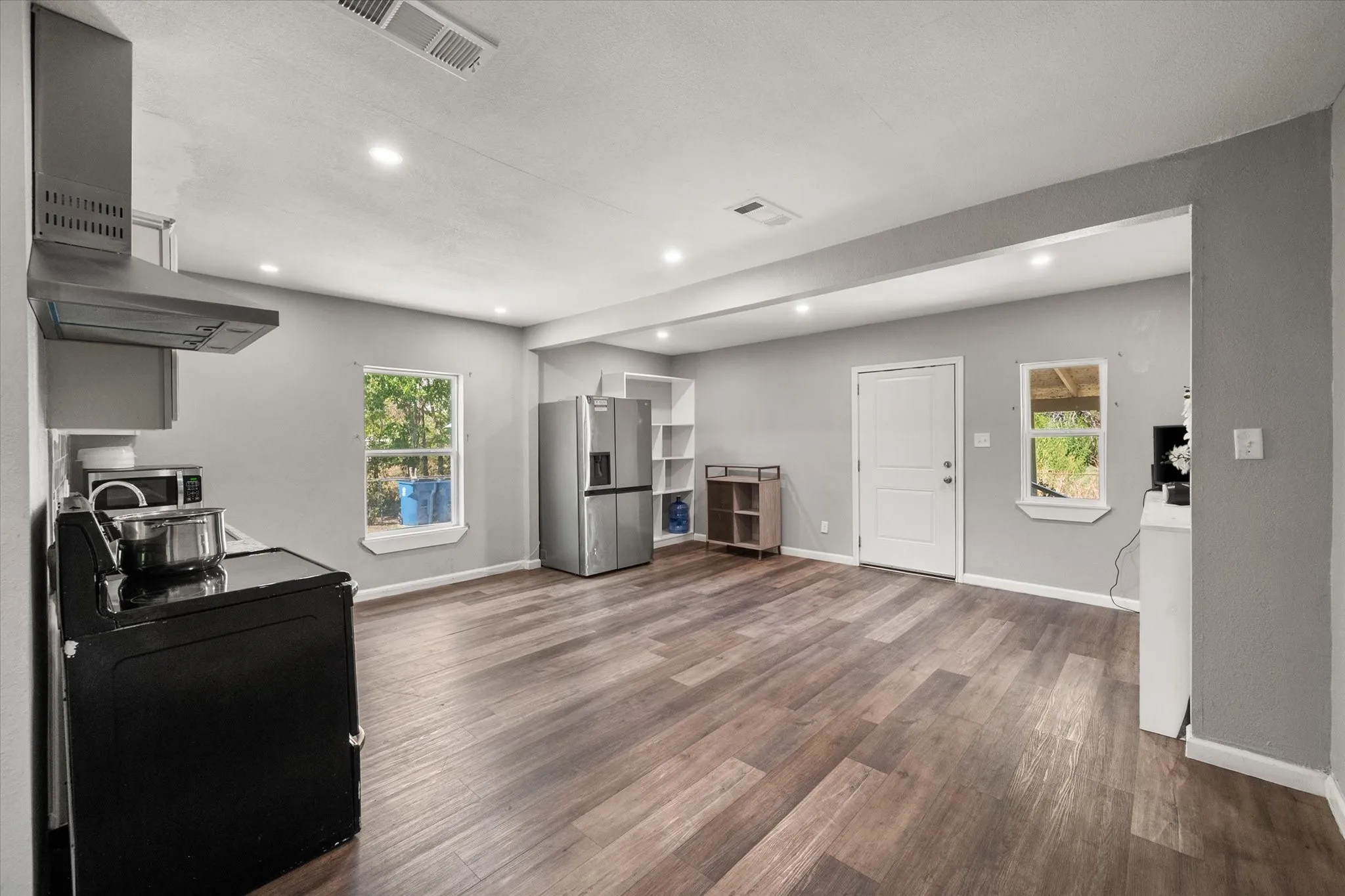 Single Family Residence For Sale in Navarro County , 918 Martin Luther King Jr Boulevard, Corsicana, Texas 75110, 3 Bedroom, 2 Bathroom, Garage spaces, 1,656 Sqft, built in 1945, mls#21392976, Real Estate Agent in Corsicana, Homes For Sale in Navarro county, Homes For Sale in Corsicana, Realtor in Corsicana Texas, Real Estate Brokerage Independent Realty Texas, Luminita Cordes Realtor