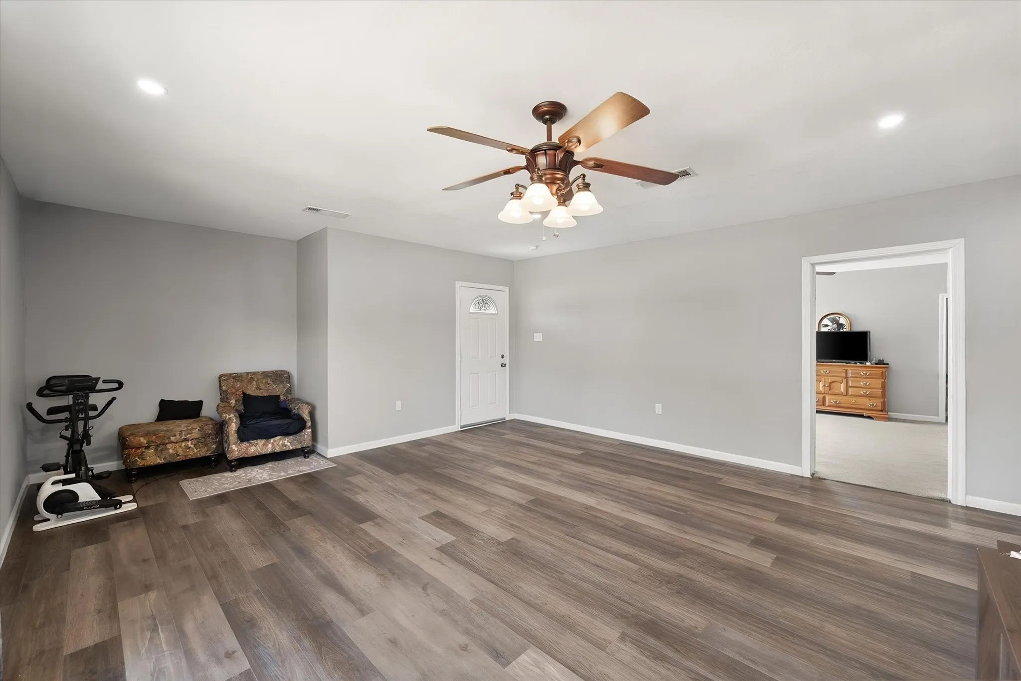 Single Family Residence For Sale in Navarro County , 918 Martin Luther King Jr Boulevard, Corsicana, Texas 75110, 3 Bedroom, 2 Bathroom, Garage spaces, 1,656 Sqft, built in 1945, mls#21392976, Real Estate Agent in Corsicana, Homes For Sale in Navarro county, Homes For Sale in Corsicana, Realtor in Corsicana Texas, Real Estate Brokerage Independent Realty Texas, Luminita Cordes Realtor