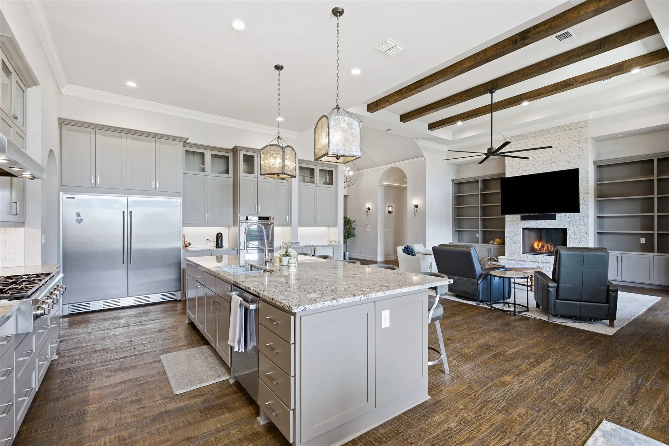 Single Family Residence For Sale in Denton County , 402 Appaloosa Run, Argyle, Texas 76226, 4 Bedroom, 4 Bathroom, 3 Garage spaces, 4,412 Sqft, built in 2016, mls#21392760, Real Estate Agent in Argyle, Homes For Sale in Denton county, Homes For Sale in Argyle, Realtor in Argyle Texas, Real Estate Brokerage Independent Realty Texas, Luminita Cordes Realtor