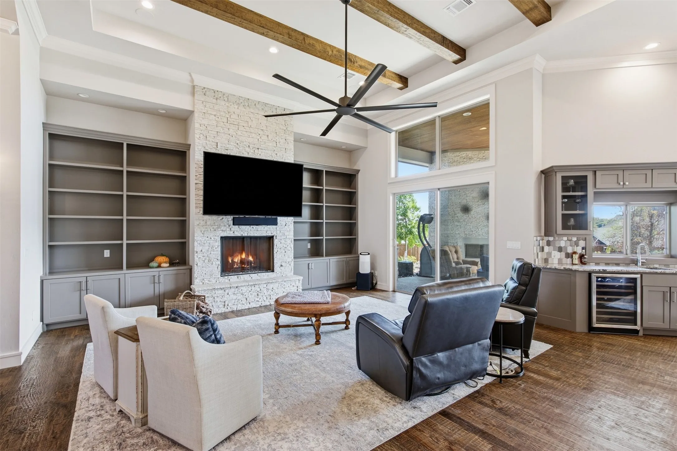 Single Family Residence For Sale in Denton County , 402 Appaloosa Run, Argyle, Texas 76226, 4 Bedroom, 4 Bathroom, 3 Garage spaces, 4,412 Sqft, built in 2016, mls#21392760, Real Estate Agent in Argyle, Homes For Sale in Denton county, Homes For Sale in Argyle, Realtor in Argyle Texas, Real Estate Brokerage Independent Realty Texas, Luminita Cordes Realtor