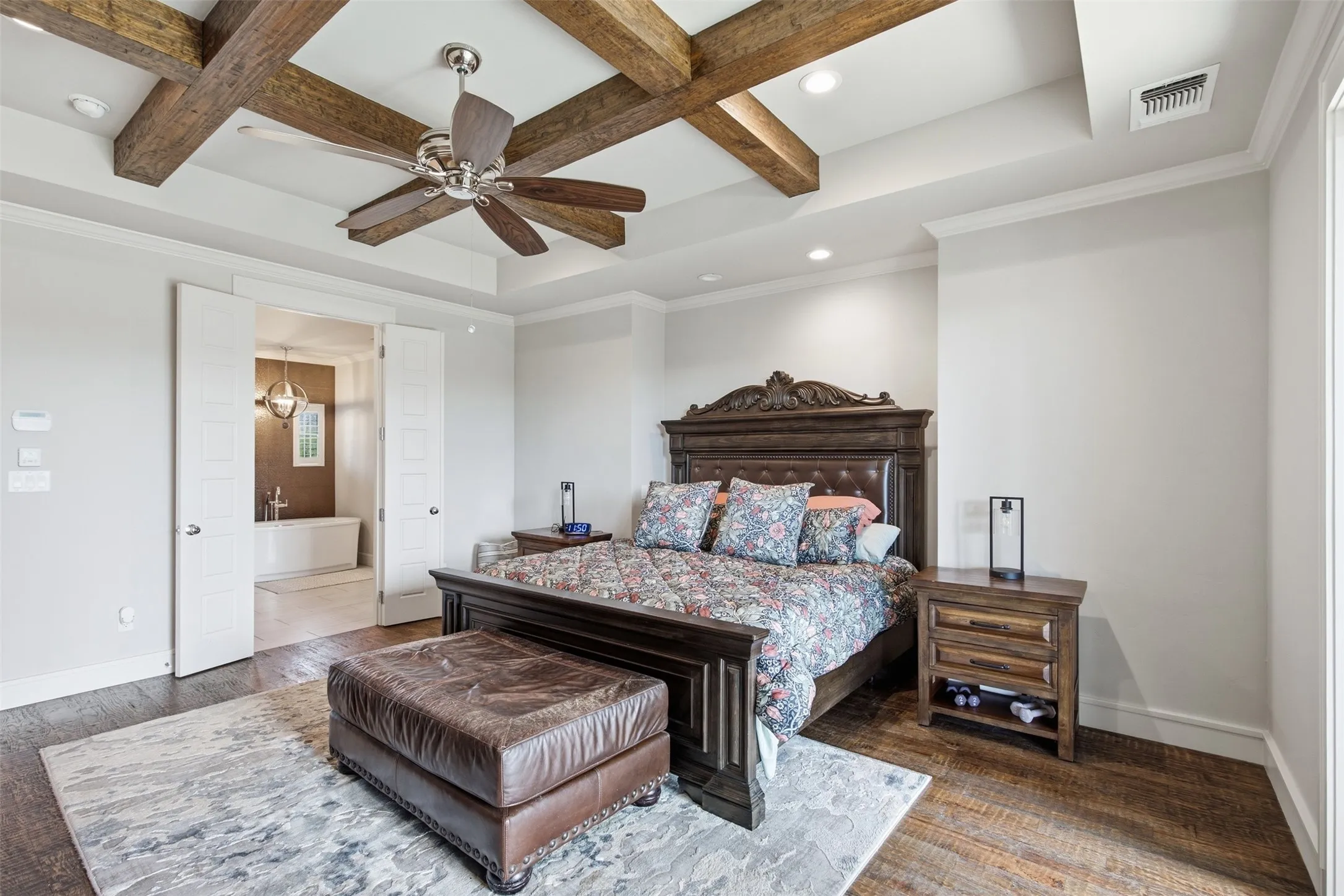 Single Family Residence For Sale in Denton County , 402 Appaloosa Run, Argyle, Texas 76226, 4 Bedroom, 4 Bathroom, 3 Garage spaces, 4,412 Sqft, built in 2016, mls#21392760, Real Estate Agent in Argyle, Homes For Sale in Denton county, Homes For Sale in Argyle, Realtor in Argyle Texas, Real Estate Brokerage Independent Realty Texas, Luminita Cordes Realtor