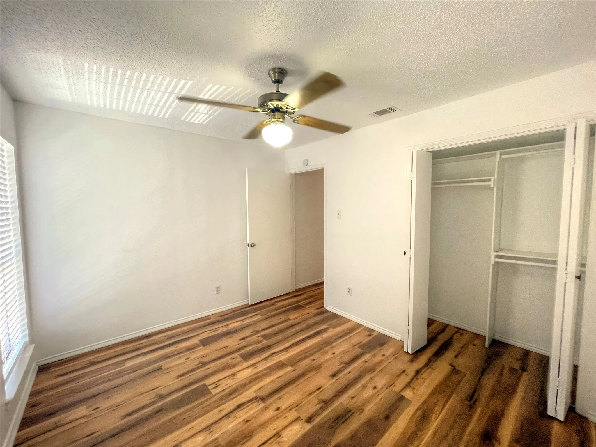 Townhouse For Rent in Tarrant County , 1034 Mckinley Street A, Benbrook, Texas 76126, 2 Bedroom, 2 Bathroom, Garage spaces, 4,320 Sqft, built in 1979, mls#21393040, Real Estate Agent in Benbrook, Homes For Rent in Tarrant county, Homes For Rent in Benbrook, Realtor in Benbrook Texas, Real Estate Brokerage Independent Realty Texas, Luminita Cordes Realtor