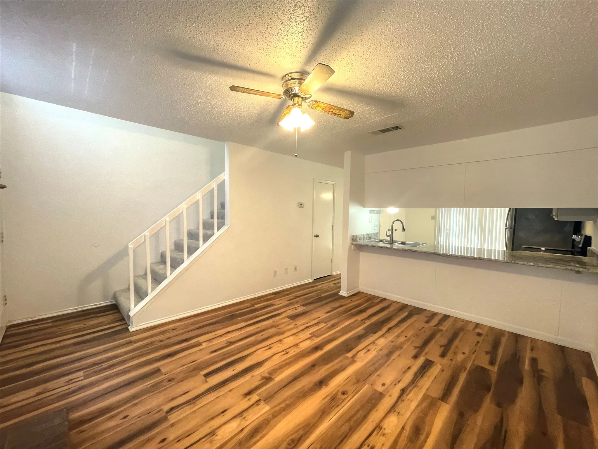 Townhouse For Rent in Tarrant County , 1034 Mckinley Street A, Benbrook, Texas 76126, 2 Bedroom, 2 Bathroom, Garage spaces, 4,320 Sqft, built in 1979, mls#21393040, Real Estate Agent in Benbrook, Homes For Rent in Tarrant county, Homes For Rent in Benbrook, Realtor in Benbrook Texas, Real Estate Brokerage Independent Realty Texas, Luminita Cordes Realtor