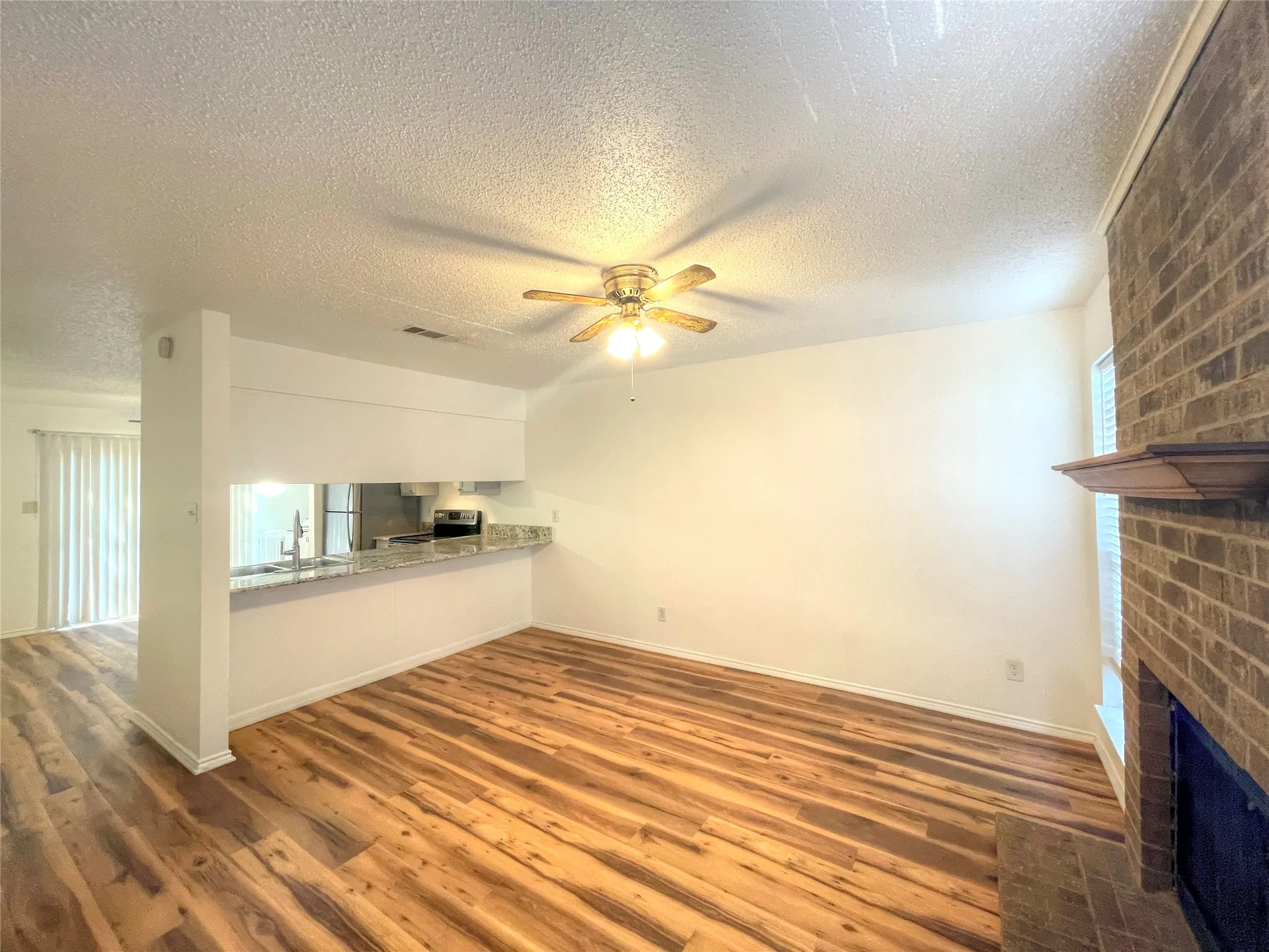 Townhouse For Rent in Tarrant County , 1034 Mckinley Street A, Benbrook, Texas 76126, 2 Bedroom, 2 Bathroom, Garage spaces, 4,320 Sqft, built in 1979, mls#21393040, Real Estate Agent in Benbrook, Homes For Rent in Tarrant county, Homes For Rent in Benbrook, Realtor in Benbrook Texas, Real Estate Brokerage Independent Realty Texas, Luminita Cordes Realtor