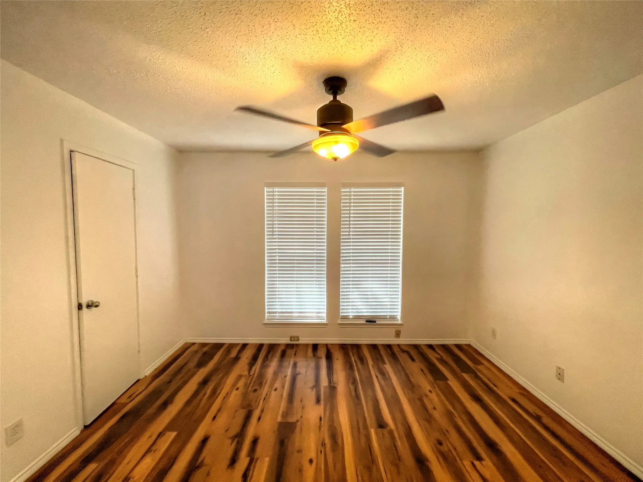 Townhouse For Rent in Tarrant County , 1034 Mckinley Street A, Benbrook, Texas 76126, 2 Bedroom, 2 Bathroom, Garage spaces, 4,320 Sqft, built in 1979, mls#21393040, Real Estate Agent in Benbrook, Homes For Rent in Tarrant county, Homes For Rent in Benbrook, Realtor in Benbrook Texas, Real Estate Brokerage Independent Realty Texas, Luminita Cordes Realtor