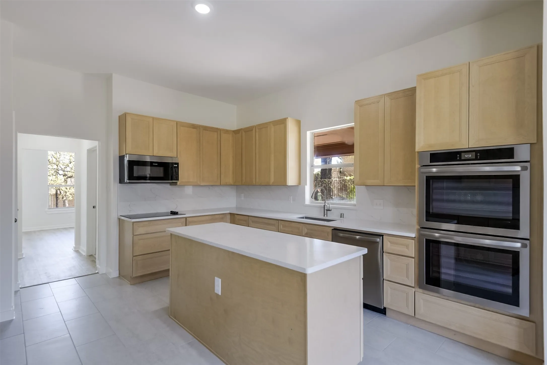 Single Family Residence For Rent in Tarrant County , 2916 Forestwood Drive, Arlington, Texas 76006, 5 Bedroom, 4 Bathroom, 2 Garage spaces, 3,502 Sqft, built in 1996, mls#21393042, Real Estate Agent in Arlington, Homes For Rent in Tarrant county, Homes For Rent in Arlington, Realtor in Arlington Texas, Real Estate Brokerage Independent Realty Texas, Luminita Cordes Realtor