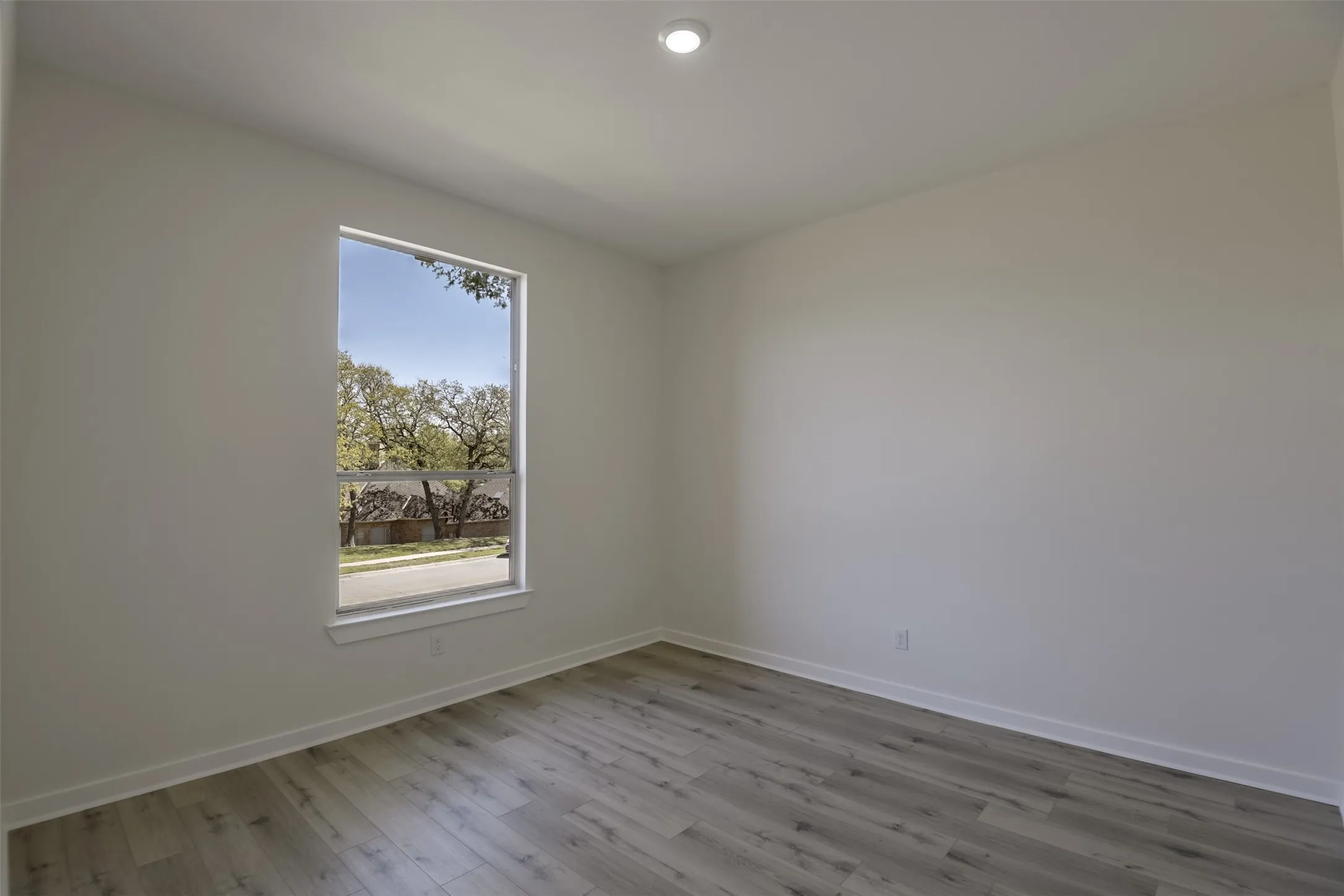 Single Family Residence For Rent in Tarrant County , 2916 Forestwood Drive, Arlington, Texas 76006, 5 Bedroom, 4 Bathroom, 2 Garage spaces, 3,502 Sqft, built in 1996, mls#21393042, Real Estate Agent in Arlington, Homes For Rent in Tarrant county, Homes For Rent in Arlington, Realtor in Arlington Texas, Real Estate Brokerage Independent Realty Texas, Luminita Cordes Realtor
