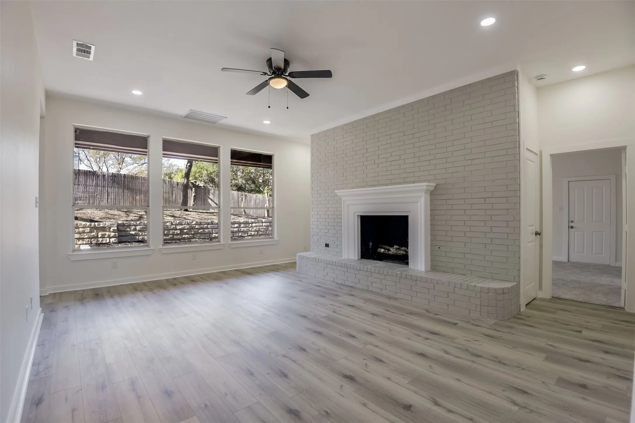 Single Family Residence For Rent in Tarrant County , 2916 Forestwood Drive, Arlington, Texas 76006, 5 Bedroom, 4 Bathroom, 2 Garage spaces, 3,502 Sqft, built in 1996, mls#21393042, Real Estate Agent in Arlington, Homes For Rent in Tarrant county, Homes For Rent in Arlington, Realtor in Arlington Texas, Real Estate Brokerage Independent Realty Texas, Luminita Cordes Realtor
