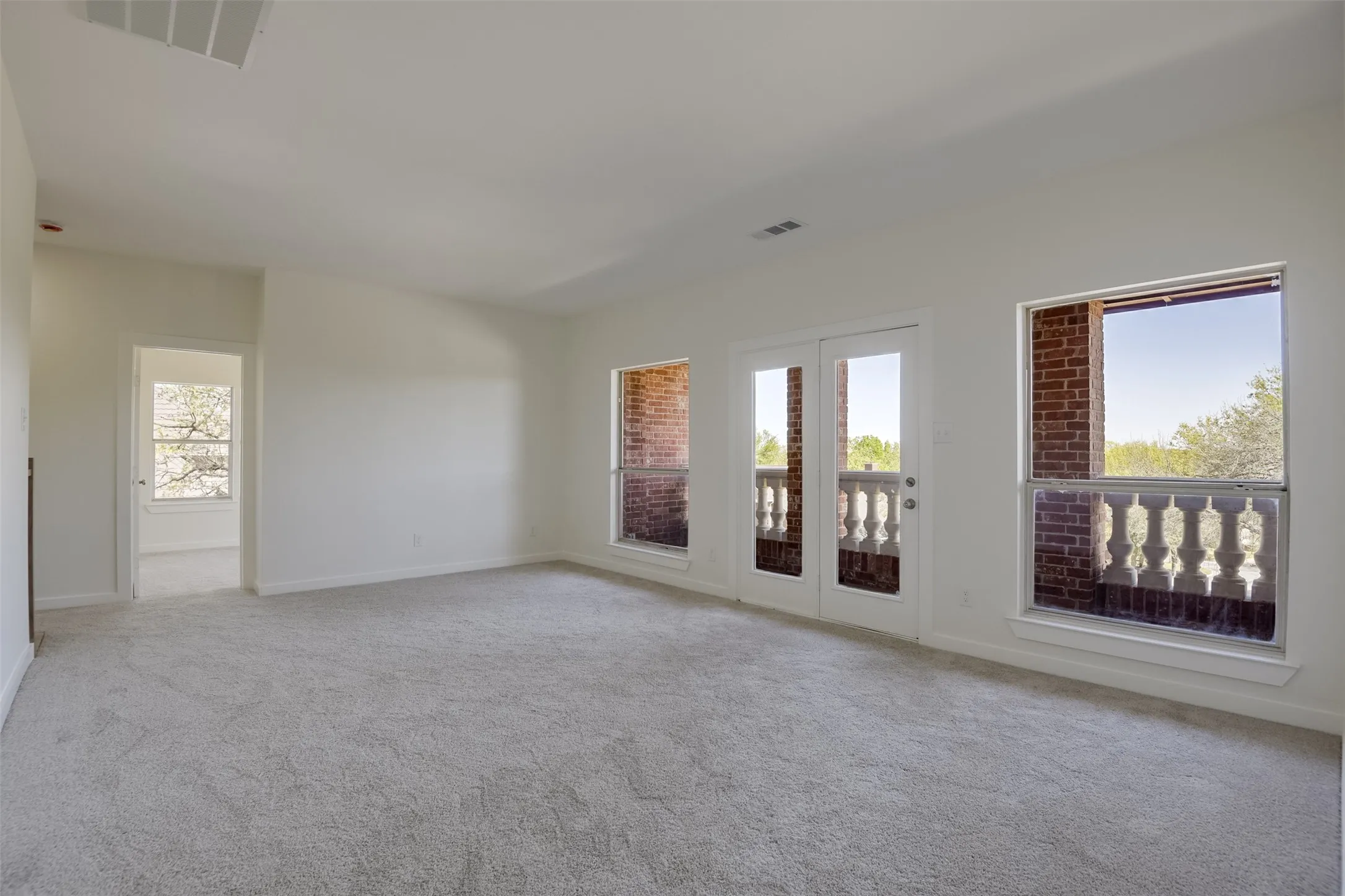 Single Family Residence For Rent in Tarrant County , 2916 Forestwood Drive, Arlington, Texas 76006, 5 Bedroom, 4 Bathroom, 2 Garage spaces, 3,502 Sqft, built in 1996, mls#21393042, Real Estate Agent in Arlington, Homes For Rent in Tarrant county, Homes For Rent in Arlington, Realtor in Arlington Texas, Real Estate Brokerage Independent Realty Texas, Luminita Cordes Realtor