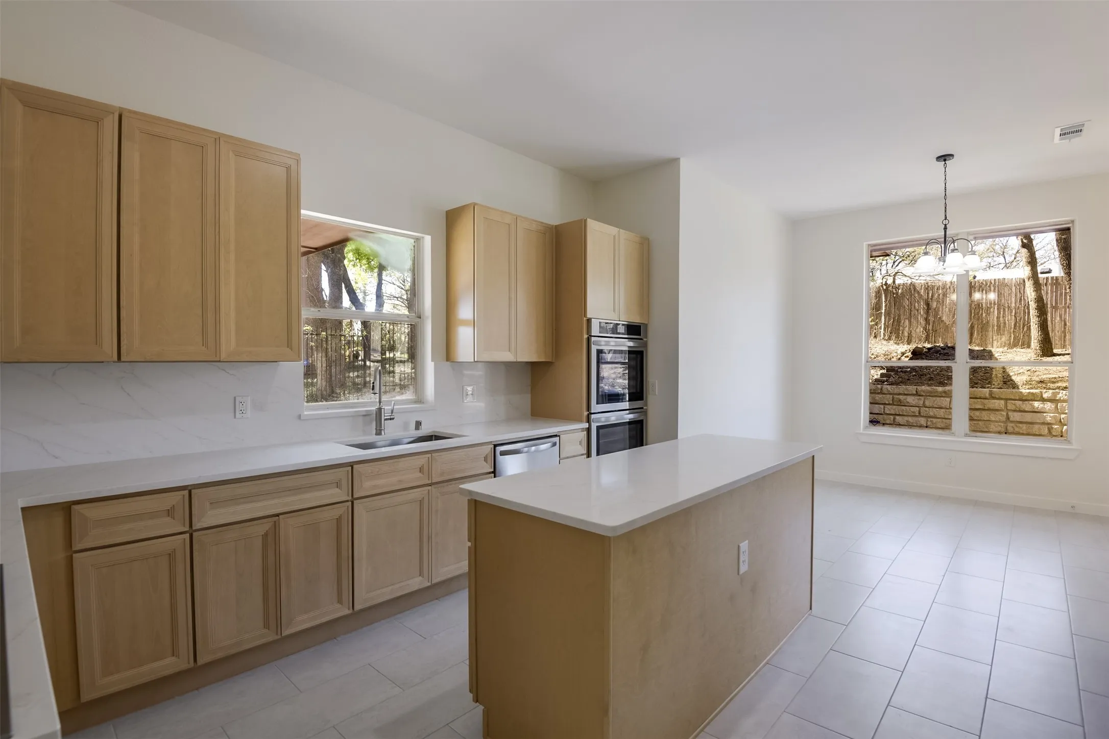 Single Family Residence For Rent in Tarrant County , 2916 Forestwood Drive, Arlington, Texas 76006, 5 Bedroom, 4 Bathroom, 2 Garage spaces, 3,502 Sqft, built in 1996, mls#21393042, Real Estate Agent in Arlington, Homes For Rent in Tarrant county, Homes For Rent in Arlington, Realtor in Arlington Texas, Real Estate Brokerage Independent Realty Texas, Luminita Cordes Realtor