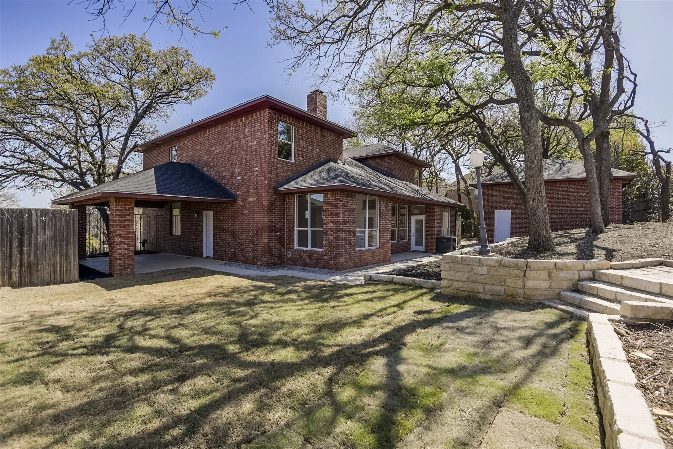 Single Family Residence For Rent in Tarrant County , 2916 Forestwood Drive, Arlington, Texas 76006, 5 Bedroom, 4 Bathroom, 2 Garage spaces, 3,502 Sqft, built in 1996, mls#21393042, Real Estate Agent in Arlington, Homes For Rent in Tarrant county, Homes For Rent in Arlington, Realtor in Arlington Texas, Real Estate Brokerage Independent Realty Texas, Luminita Cordes Realtor