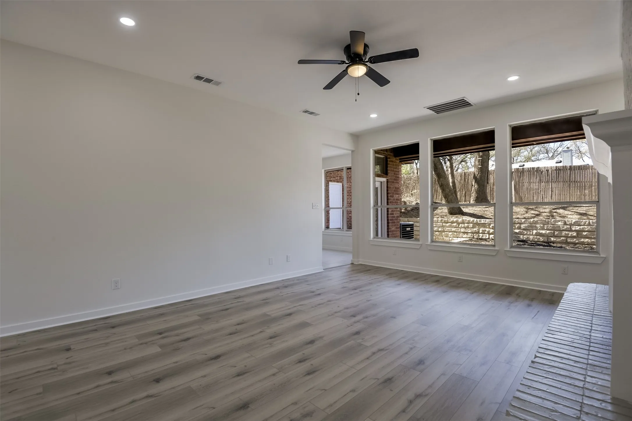 Single Family Residence For Rent in Tarrant County , 2916 Forestwood Drive, Arlington, Texas 76006, 5 Bedroom, 4 Bathroom, 2 Garage spaces, 3,502 Sqft, built in 1996, mls#21393042, Real Estate Agent in Arlington, Homes For Rent in Tarrant county, Homes For Rent in Arlington, Realtor in Arlington Texas, Real Estate Brokerage Independent Realty Texas, Luminita Cordes Realtor