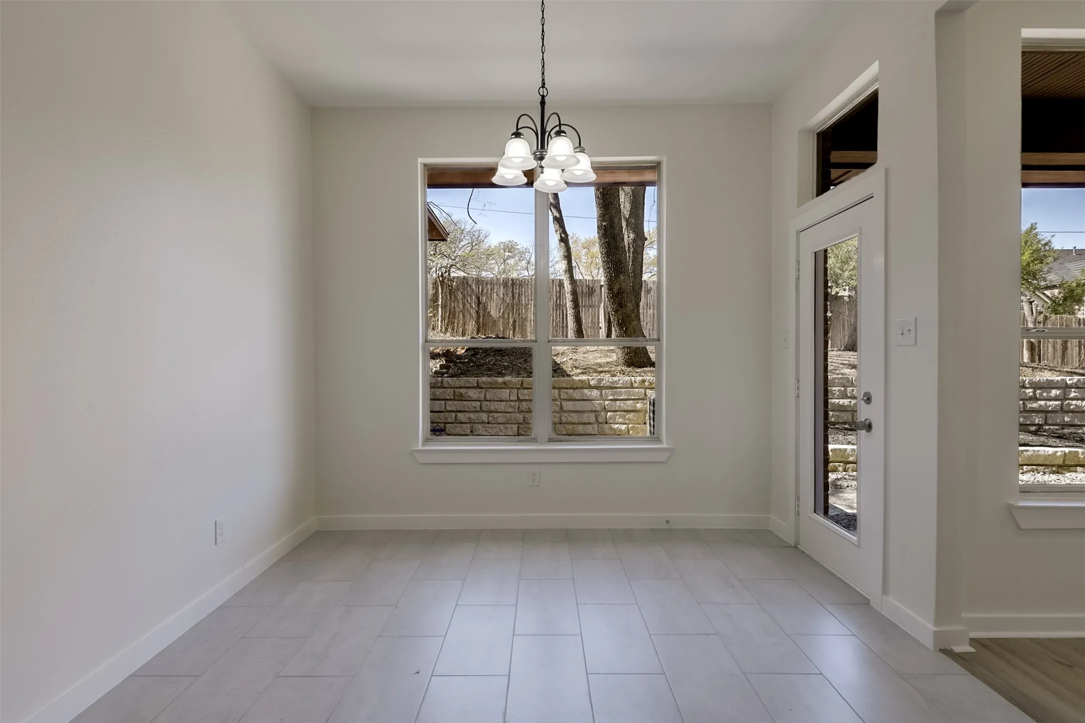 Single Family Residence For Rent in Tarrant County , 2916 Forestwood Drive, Arlington, Texas 76006, 5 Bedroom, 4 Bathroom, 2 Garage spaces, 3,502 Sqft, built in 1996, mls#21393042, Real Estate Agent in Arlington, Homes For Rent in Tarrant county, Homes For Rent in Arlington, Realtor in Arlington Texas, Real Estate Brokerage Independent Realty Texas, Luminita Cordes Realtor