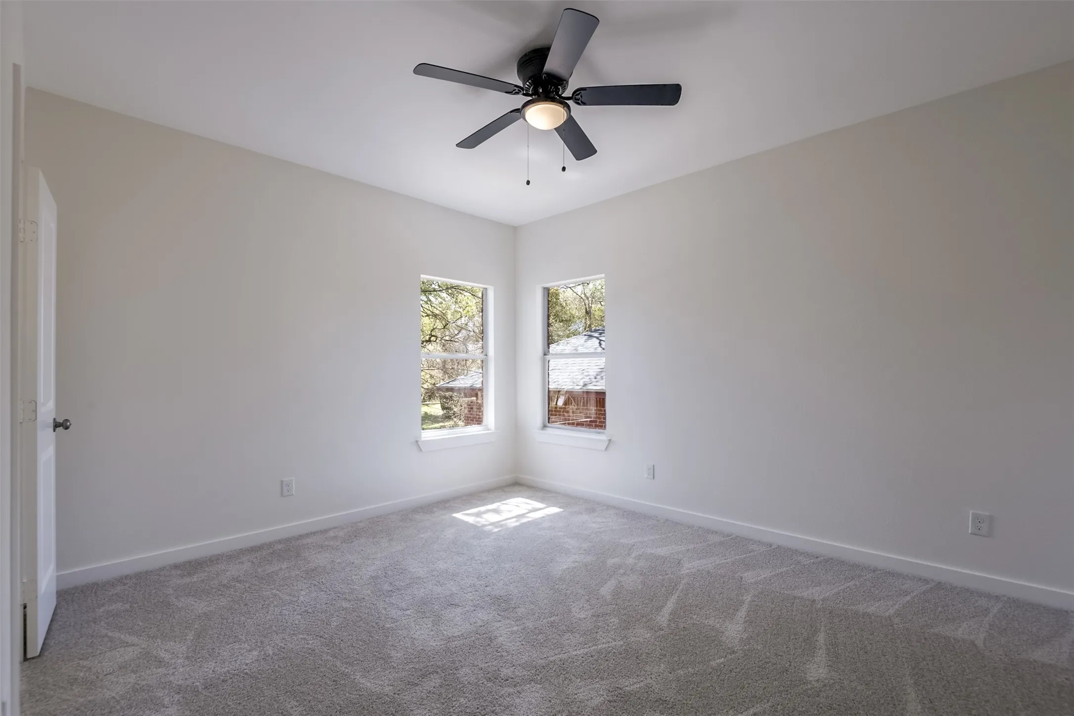 Single Family Residence For Rent in Tarrant County , 2916 Forestwood Drive, Arlington, Texas 76006, 5 Bedroom, 4 Bathroom, 2 Garage spaces, 3,502 Sqft, built in 1996, mls#21393042, Real Estate Agent in Arlington, Homes For Rent in Tarrant county, Homes For Rent in Arlington, Realtor in Arlington Texas, Real Estate Brokerage Independent Realty Texas, Luminita Cordes Realtor