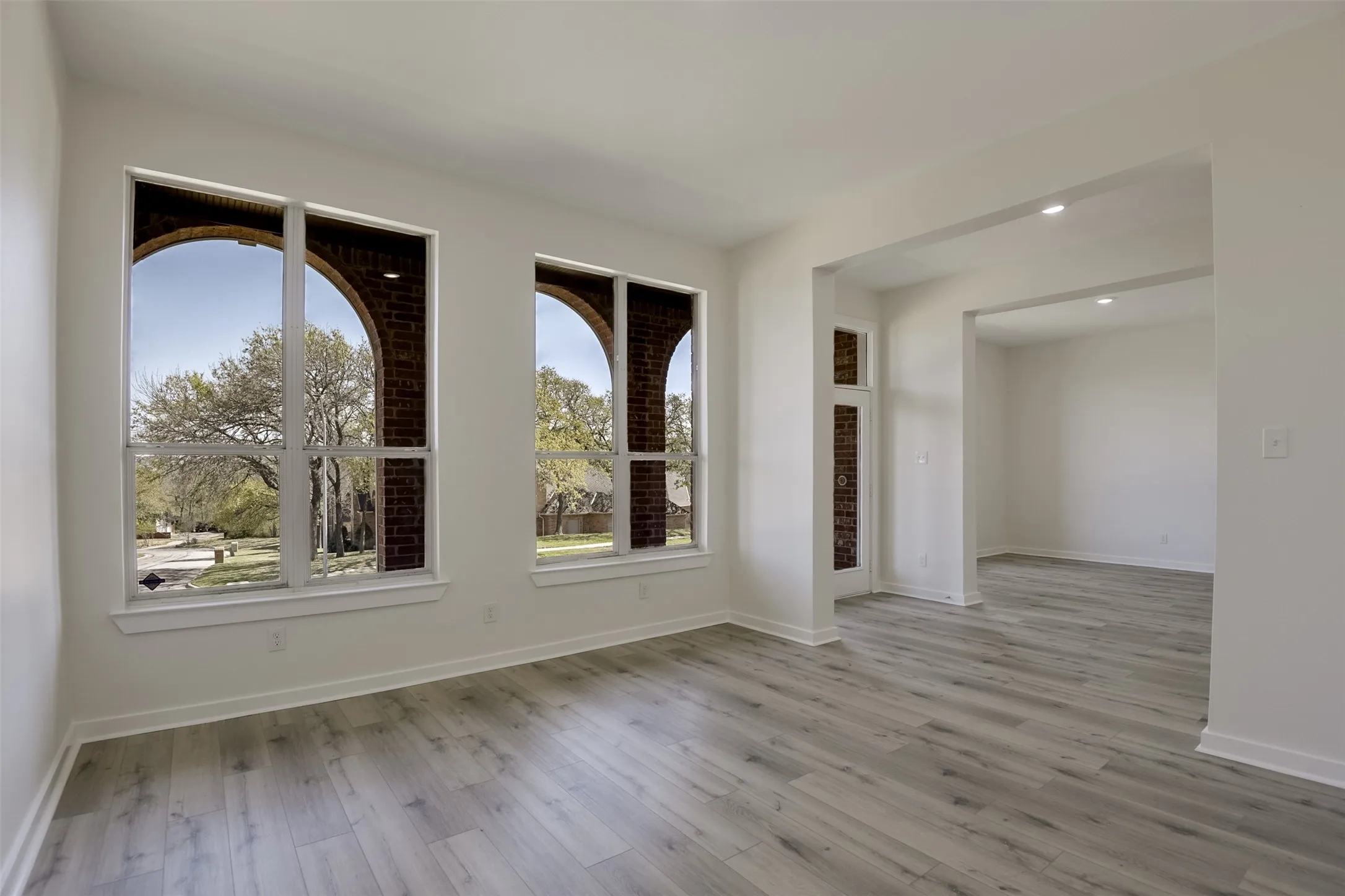 Single Family Residence For Rent in Tarrant County , 2916 Forestwood Drive, Arlington, Texas 76006, 5 Bedroom, 4 Bathroom, 2 Garage spaces, 3,502 Sqft, built in 1996, mls#21393042, Real Estate Agent in Arlington, Homes For Rent in Tarrant county, Homes For Rent in Arlington, Realtor in Arlington Texas, Real Estate Brokerage Independent Realty Texas, Luminita Cordes Realtor