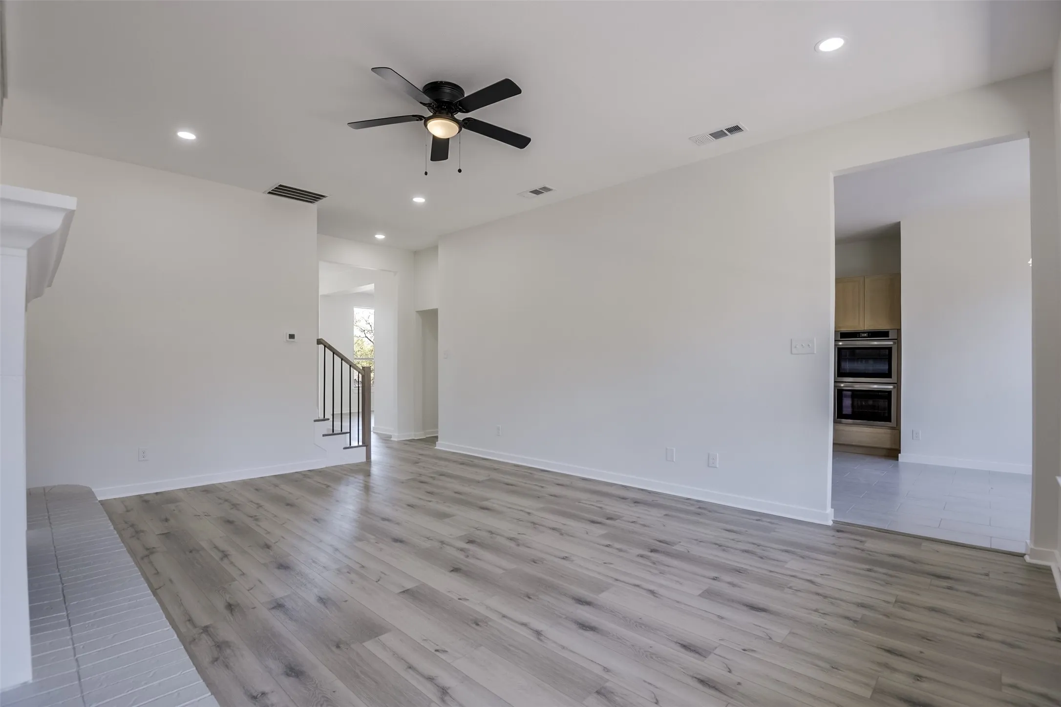 Single Family Residence For Rent in Tarrant County , 2916 Forestwood Drive, Arlington, Texas 76006, 5 Bedroom, 4 Bathroom, 2 Garage spaces, 3,502 Sqft, built in 1996, mls#21393042, Real Estate Agent in Arlington, Homes For Rent in Tarrant county, Homes For Rent in Arlington, Realtor in Arlington Texas, Real Estate Brokerage Independent Realty Texas, Luminita Cordes Realtor