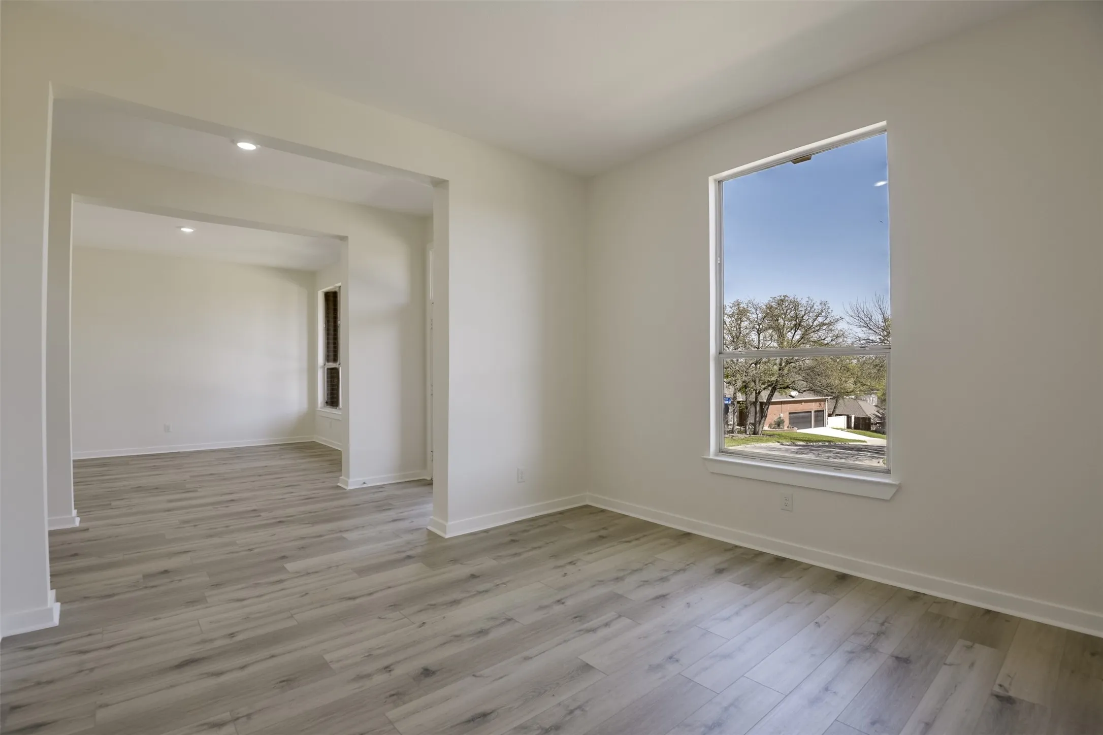 Single Family Residence For Rent in Tarrant County , 2916 Forestwood Drive, Arlington, Texas 76006, 5 Bedroom, 4 Bathroom, 2 Garage spaces, 3,502 Sqft, built in 1996, mls#21393042, Real Estate Agent in Arlington, Homes For Rent in Tarrant county, Homes For Rent in Arlington, Realtor in Arlington Texas, Real Estate Brokerage Independent Realty Texas, Luminita Cordes Realtor
