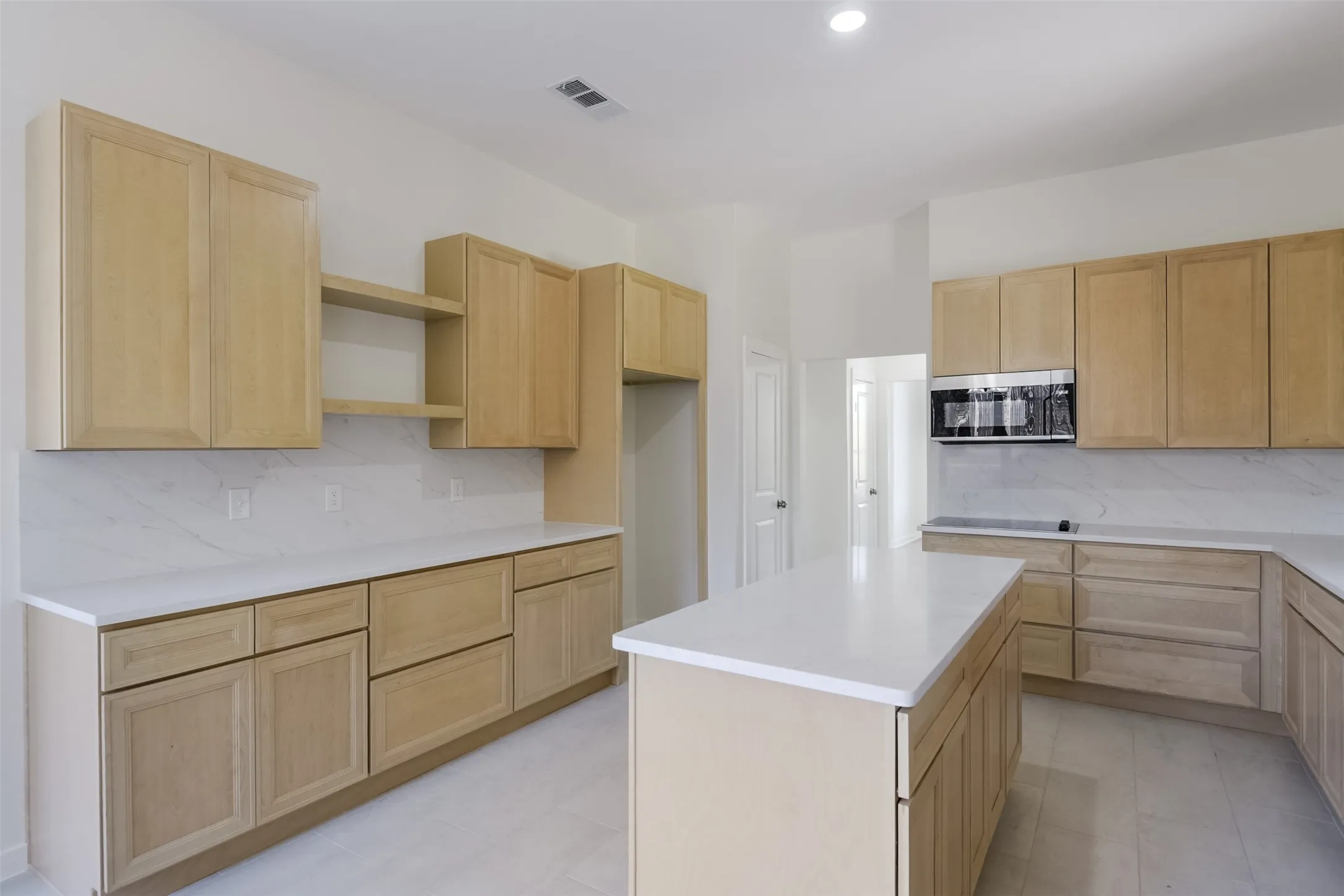 Single Family Residence For Rent in Tarrant County , 2916 Forestwood Drive, Arlington, Texas 76006, 5 Bedroom, 4 Bathroom, 2 Garage spaces, 3,502 Sqft, built in 1996, mls#21393042, Real Estate Agent in Arlington, Homes For Rent in Tarrant county, Homes For Rent in Arlington, Realtor in Arlington Texas, Real Estate Brokerage Independent Realty Texas, Luminita Cordes Realtor