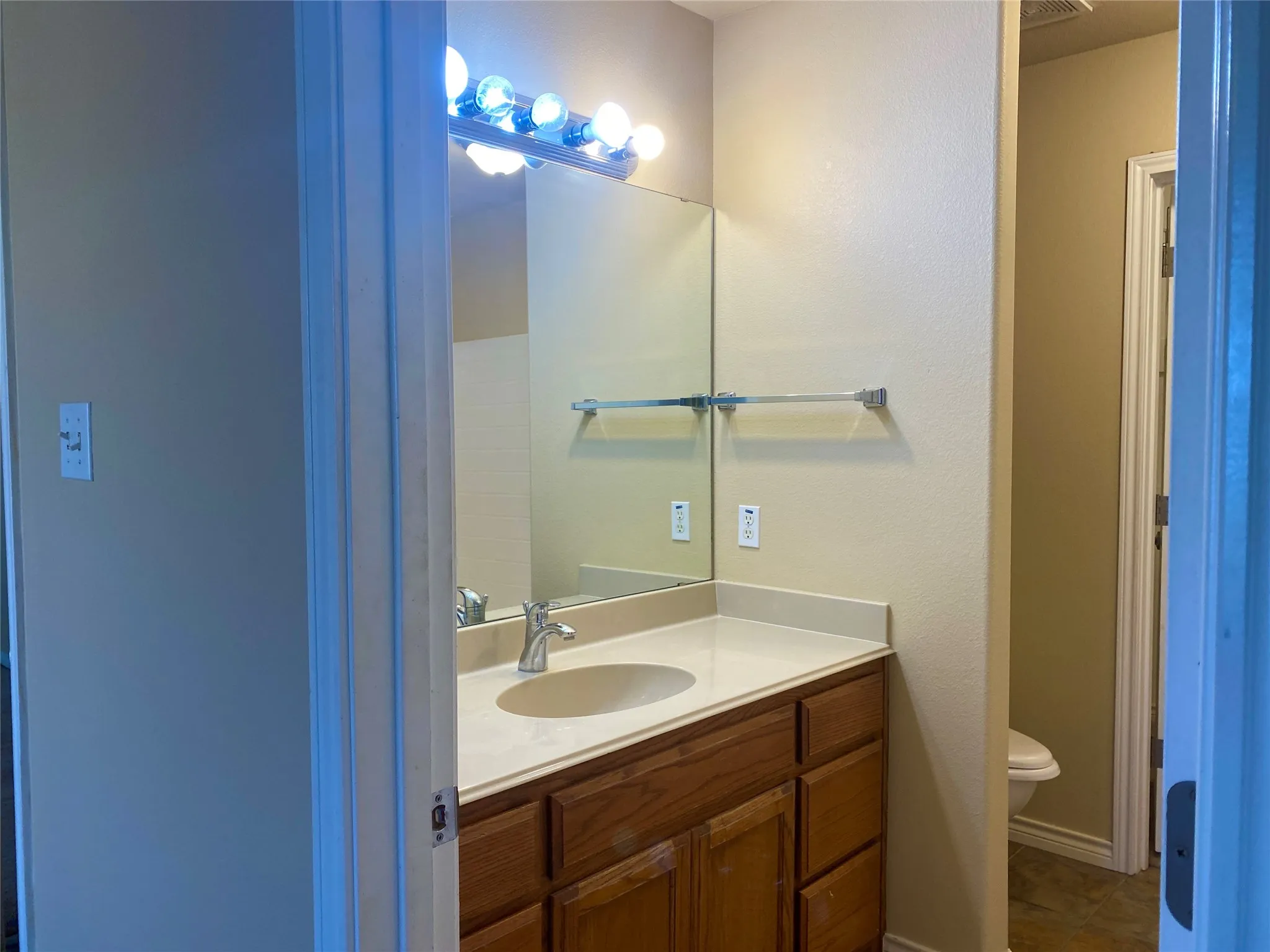 Duplex For Rent in Taylor County , 2401 Independence Boulevard, Abilene, Texas 79601, 3 Bedroom, 2 Bathroom, 2 Garage spaces, 2,610 Sqft, built in 2006, mls#21392985, Real Estate Agent in Abilene, Homes For Rent in Taylor county, Homes For Rent in Abilene, Realtor in Abilene Texas, Real Estate Brokerage Independent Realty Texas, Luminita Cordes Realtor